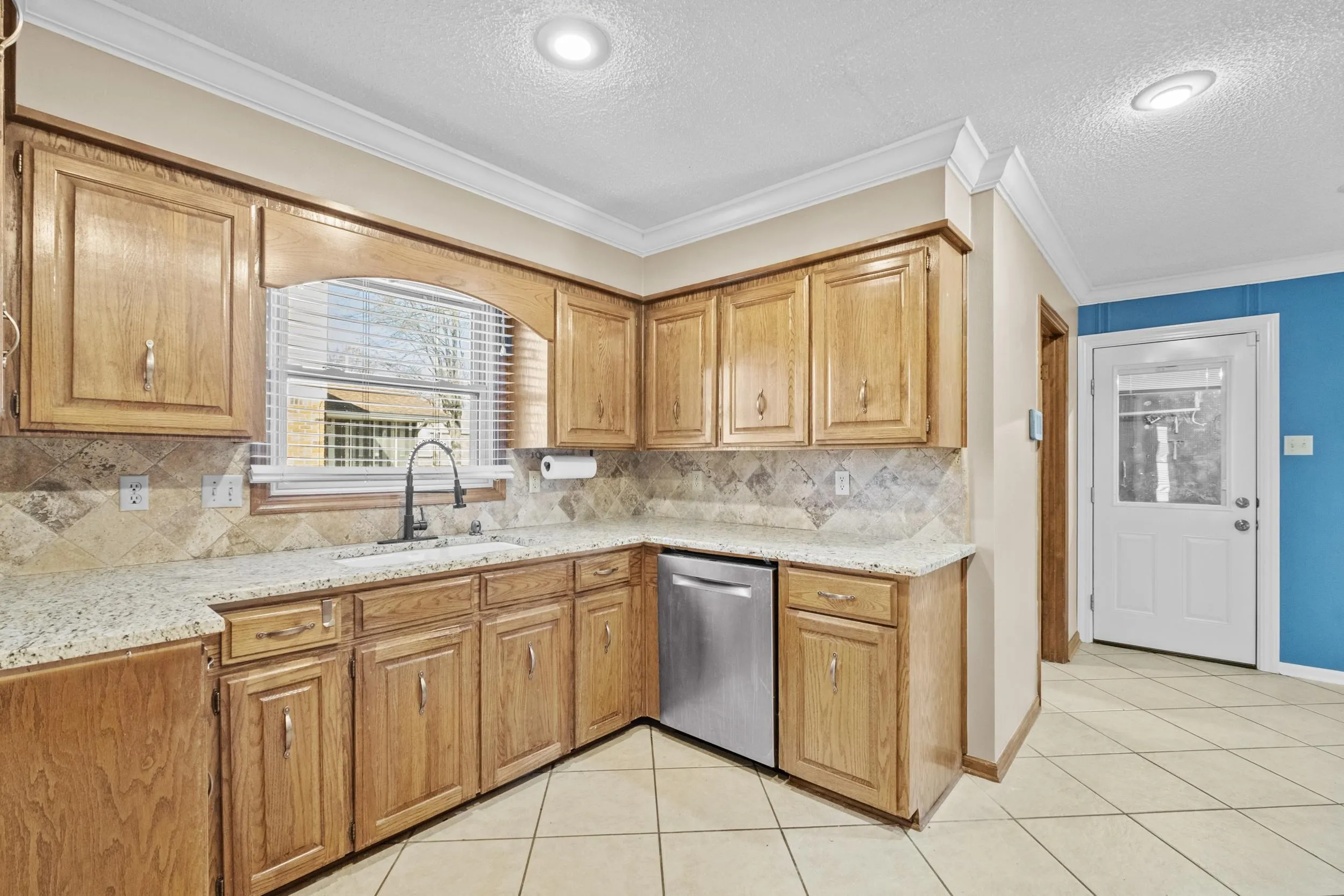 Property at 102  Charter - Image 8