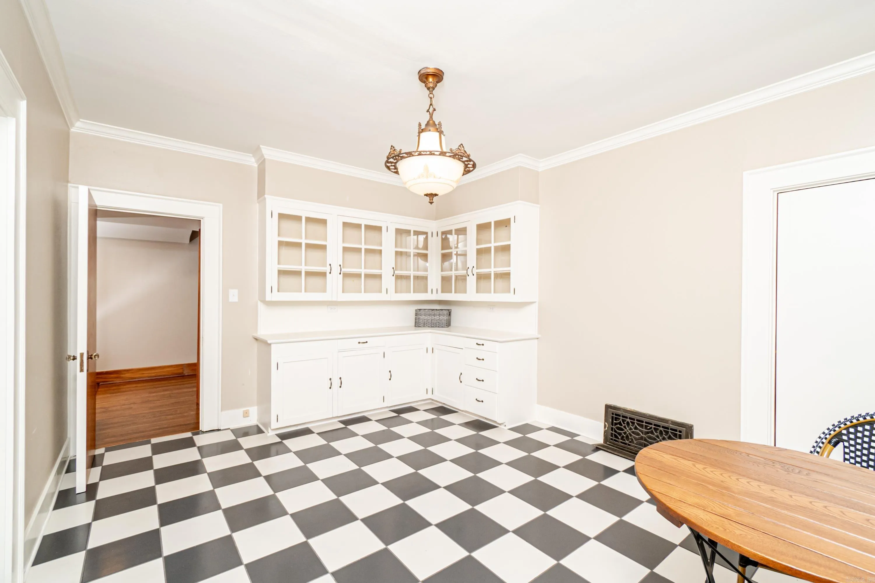 Property at 1627 N Madison - Image 11