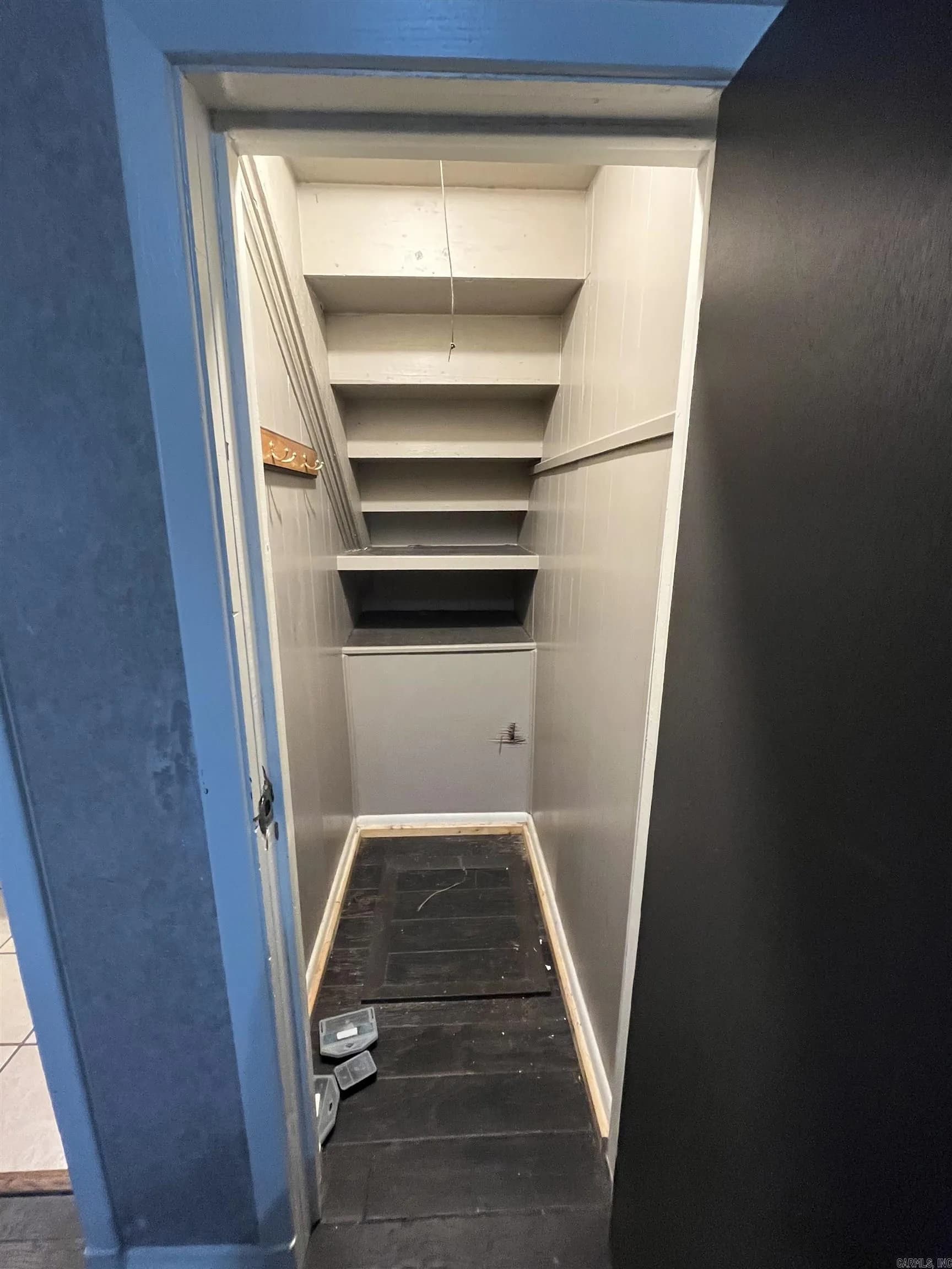 Property at 140 N Oak st - Image 16
