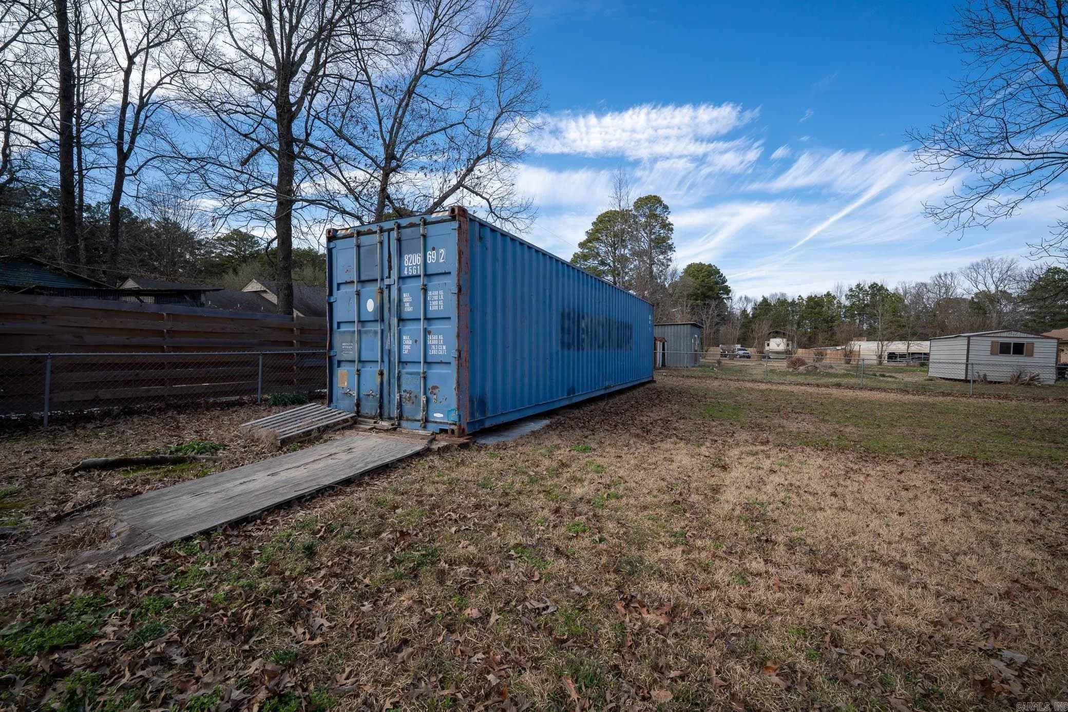 Property at 2006  Ginnett - Image 29