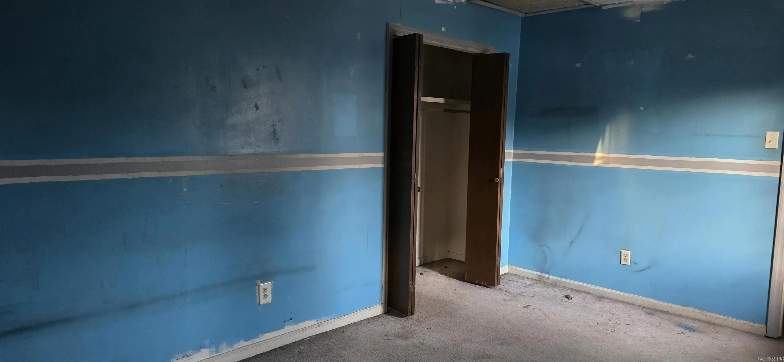 Property at 6522  Elmore - Image 7