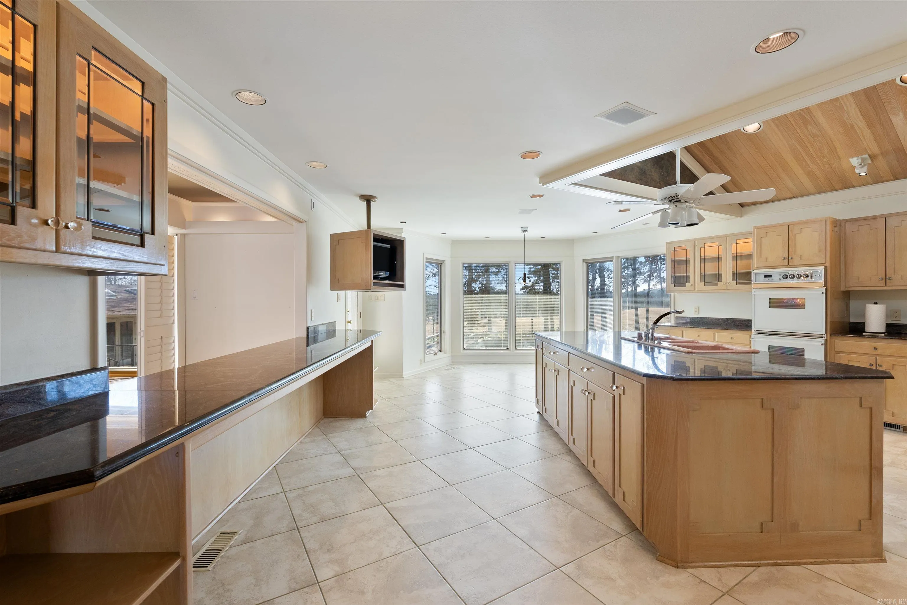 Property at 12015  Fairway - Image 18