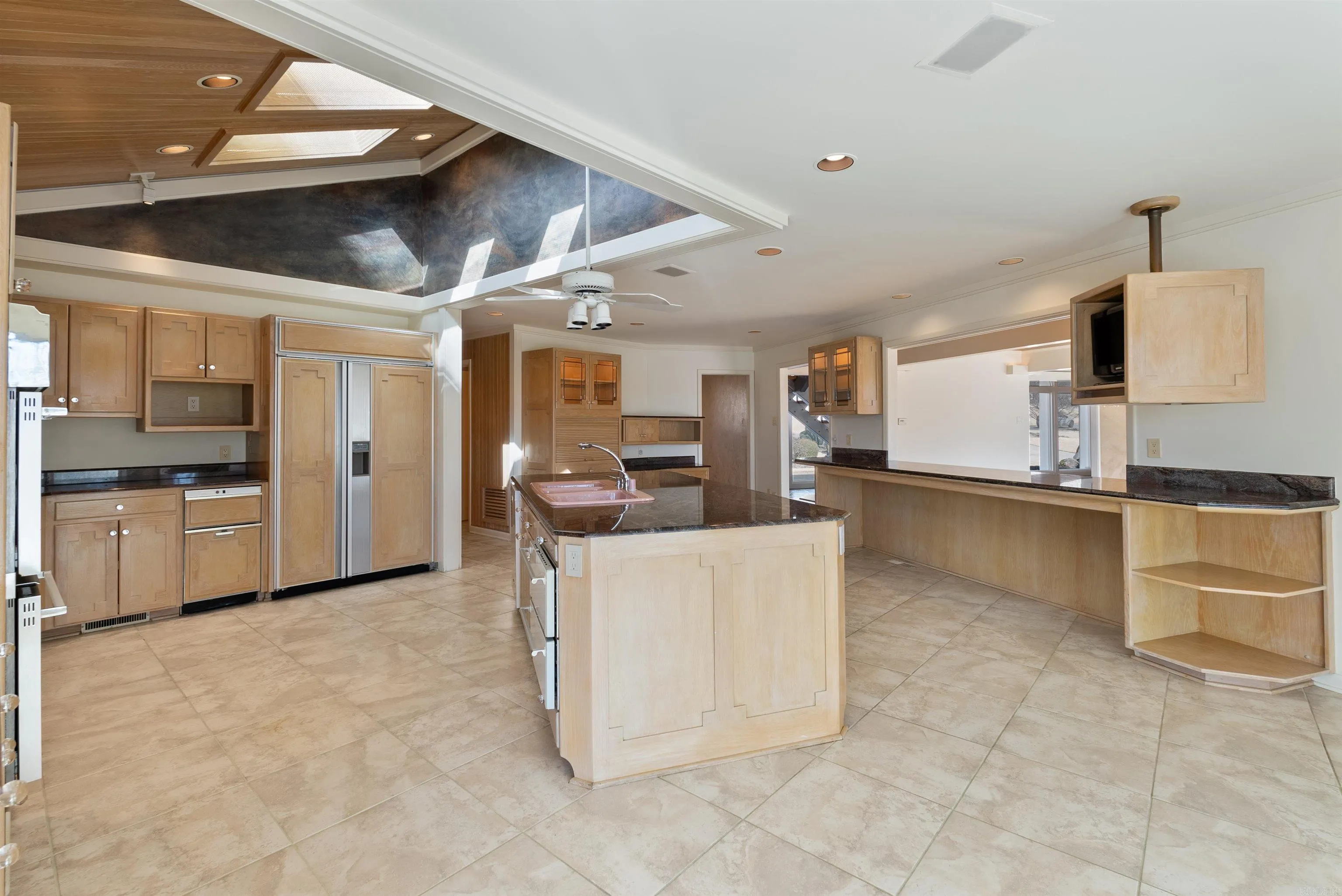 Property at 12015  Fairway - Image 15
