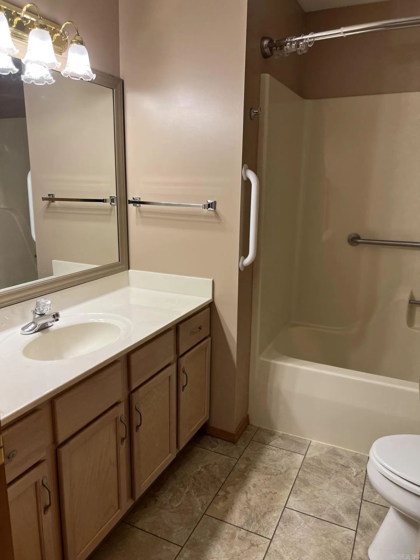 Property at 1246  Willowbrook road - Image 13