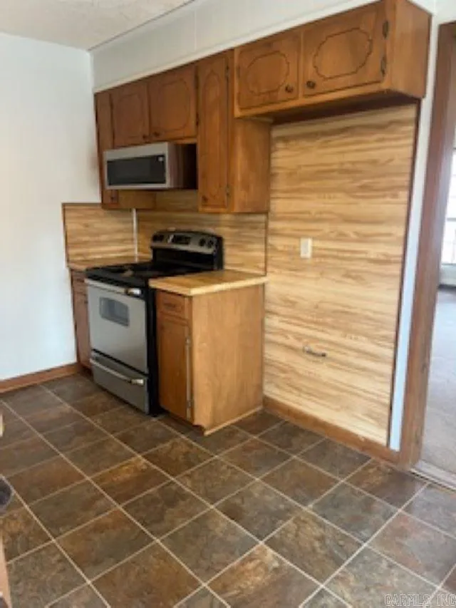 Property at 5806  Gwen - Image 3