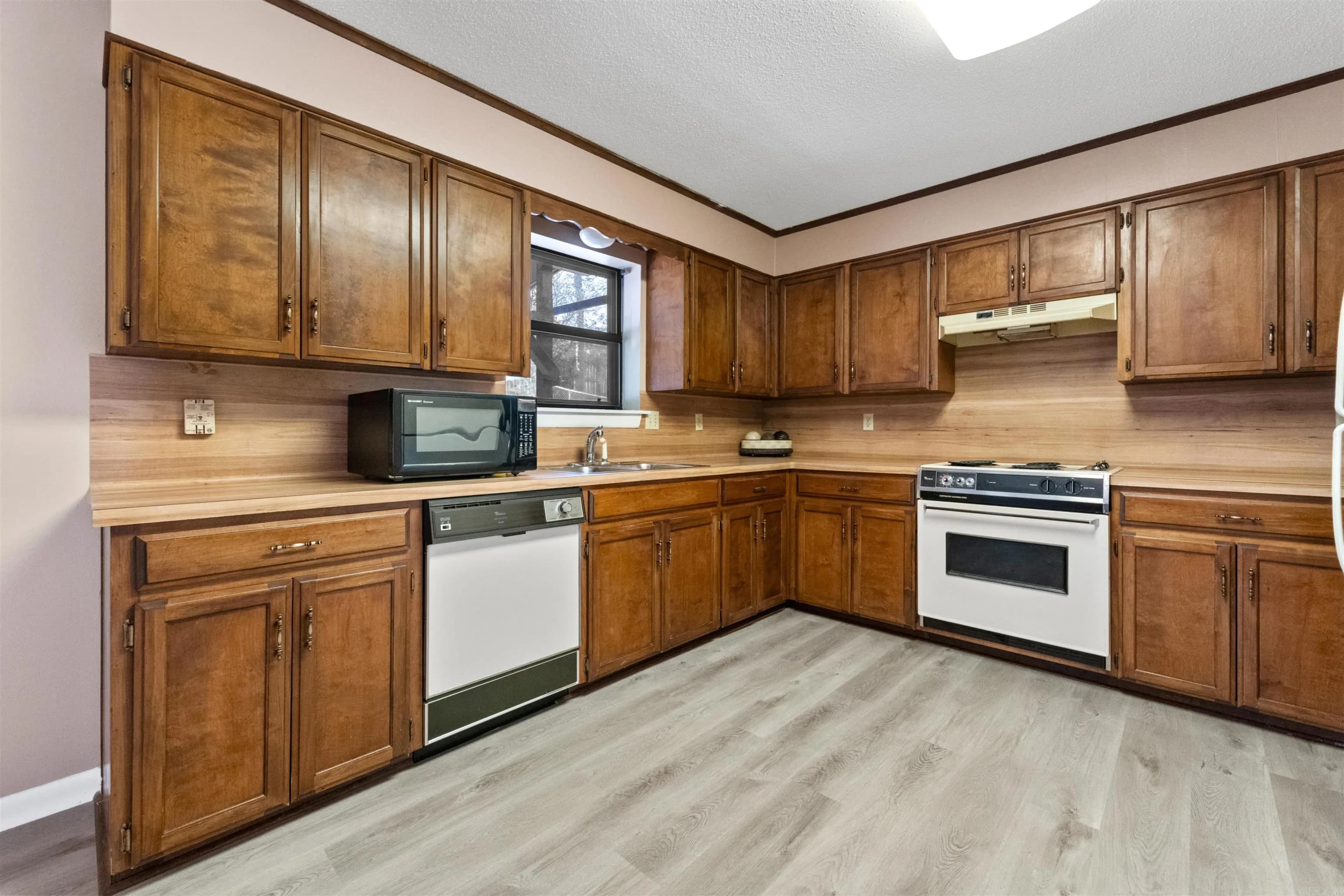 Property at 4417  Randolph - Image 8