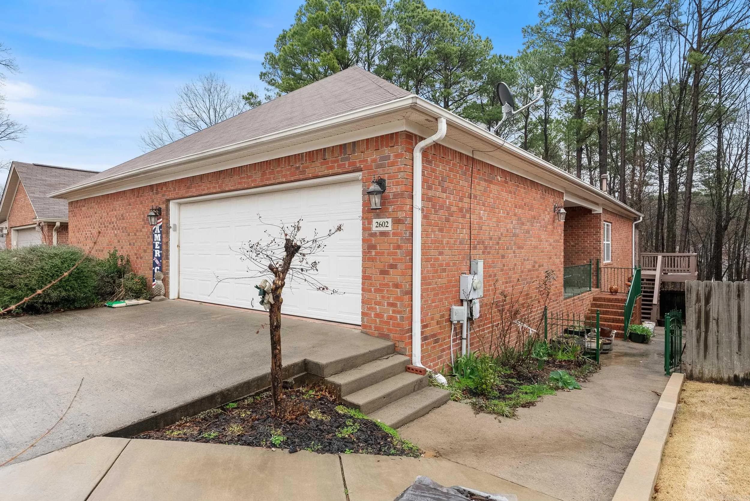Property at 2602  Laurel - Image 8