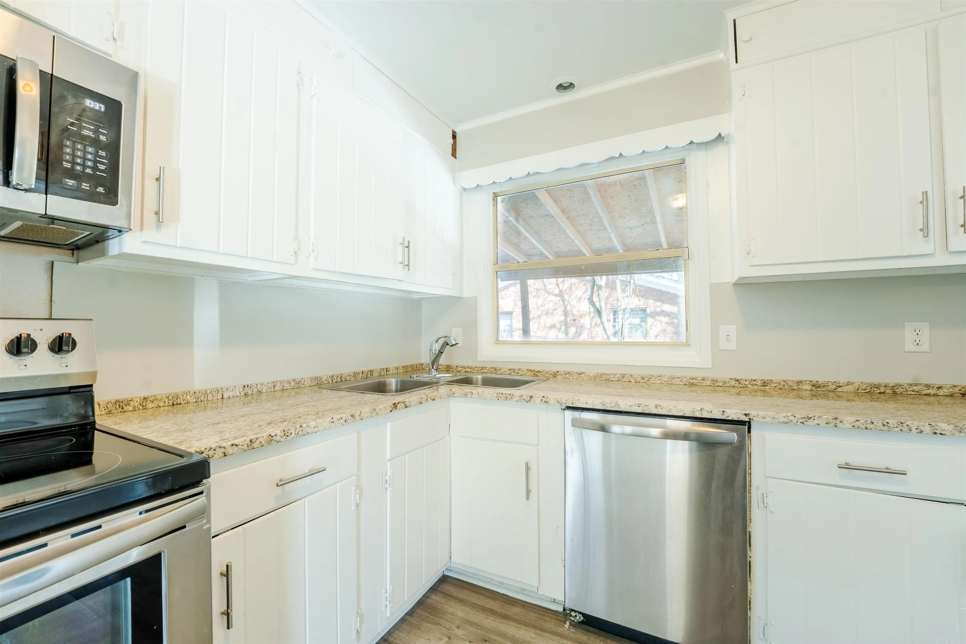Property at 8920  Mayflower - Image 4