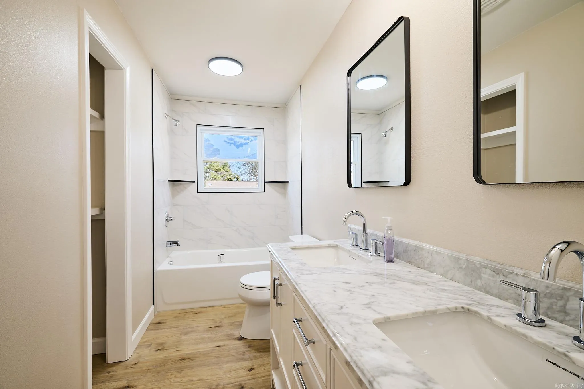 Property at 118  Gaff - Image 13