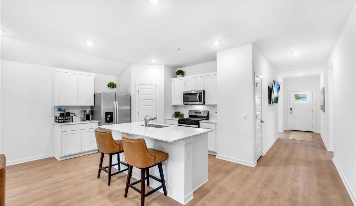 Property at 106 E Fredonia - Image 6