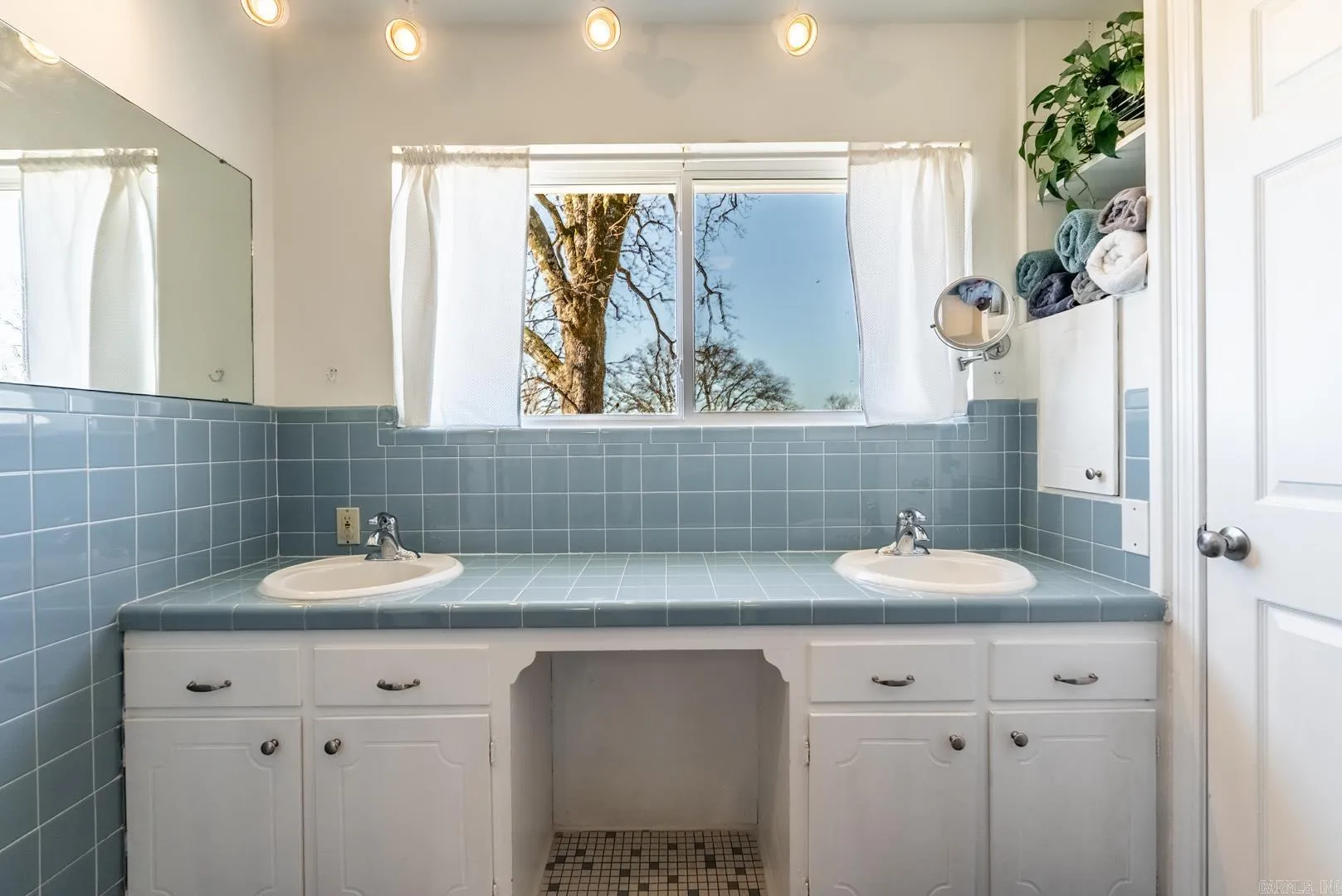 Property at 3612  Pope - Image 21