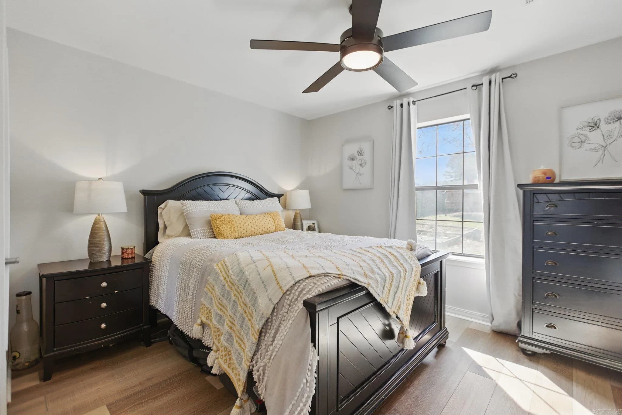 Property at 25  Red oak - Image 20
