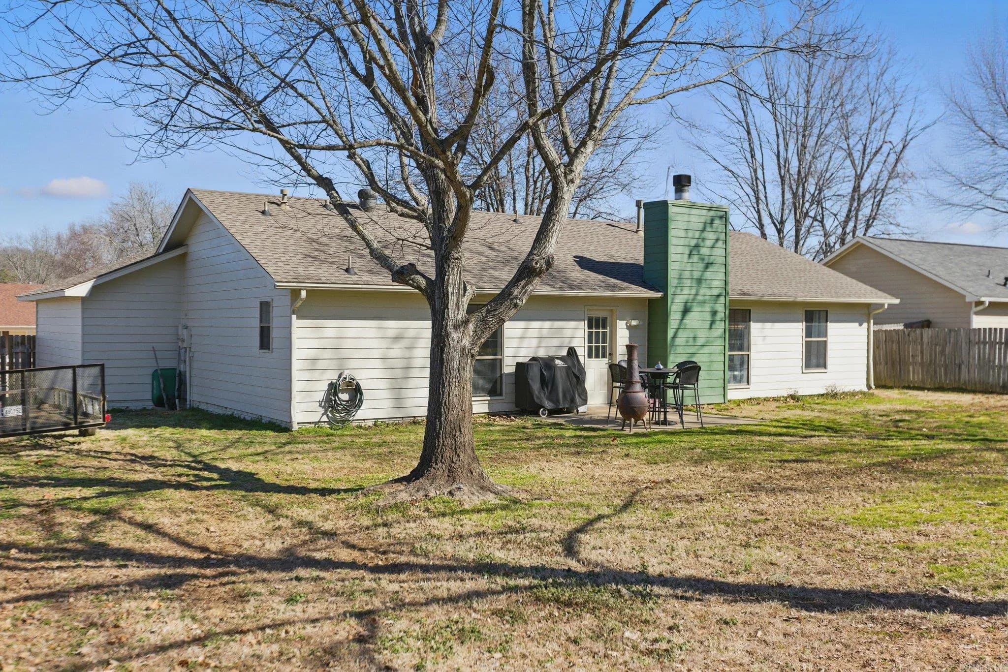 Property at 25  Red oak - Image 34