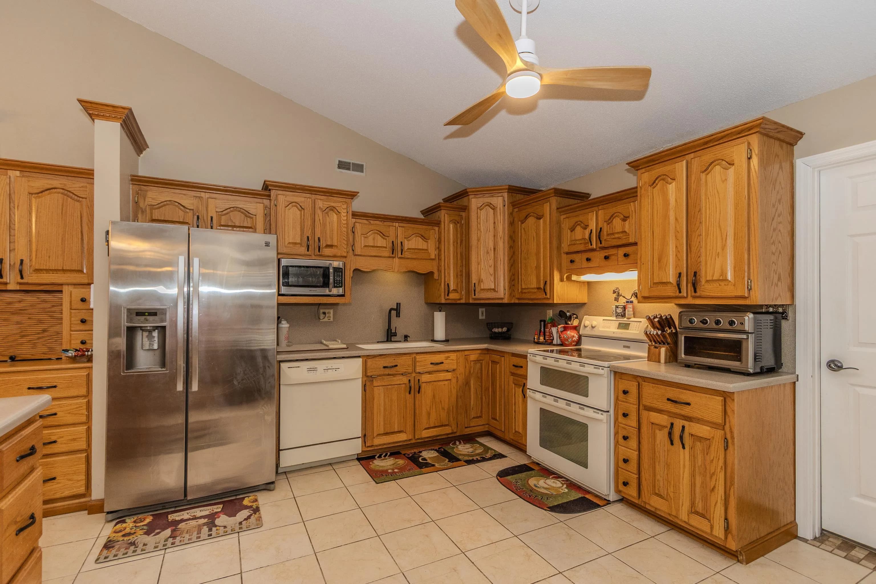 Property at 725 Greene  523 - Image 9