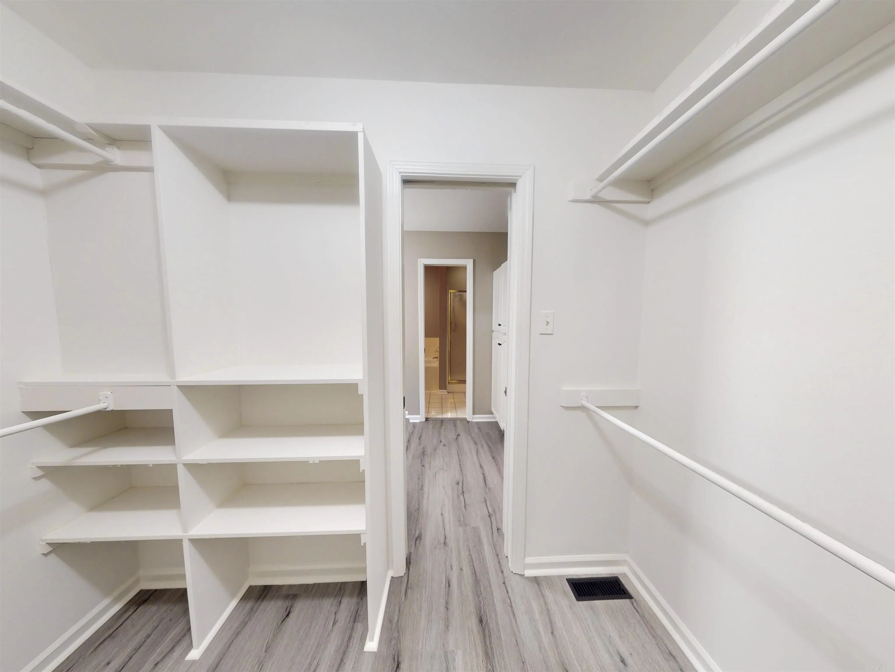 Property at 1620  April sound - Image 11