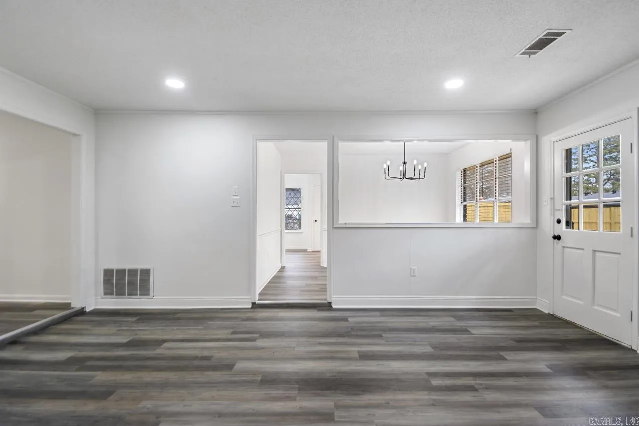 Property at 14  Susan - Image 17