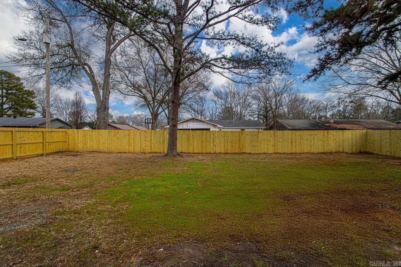 Property at 14  Susan - Image 3
