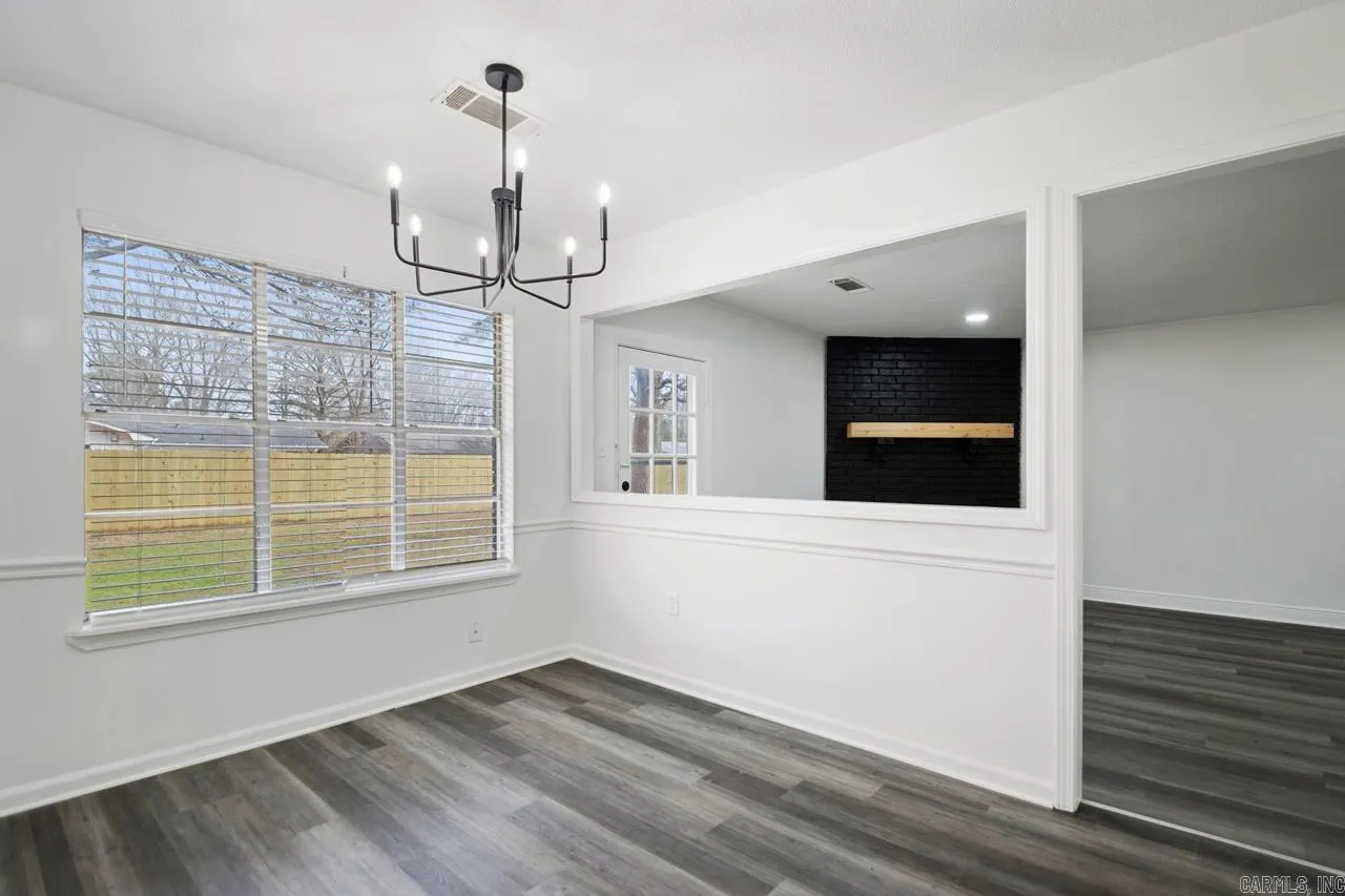 Property at 14  Susan - Image 8