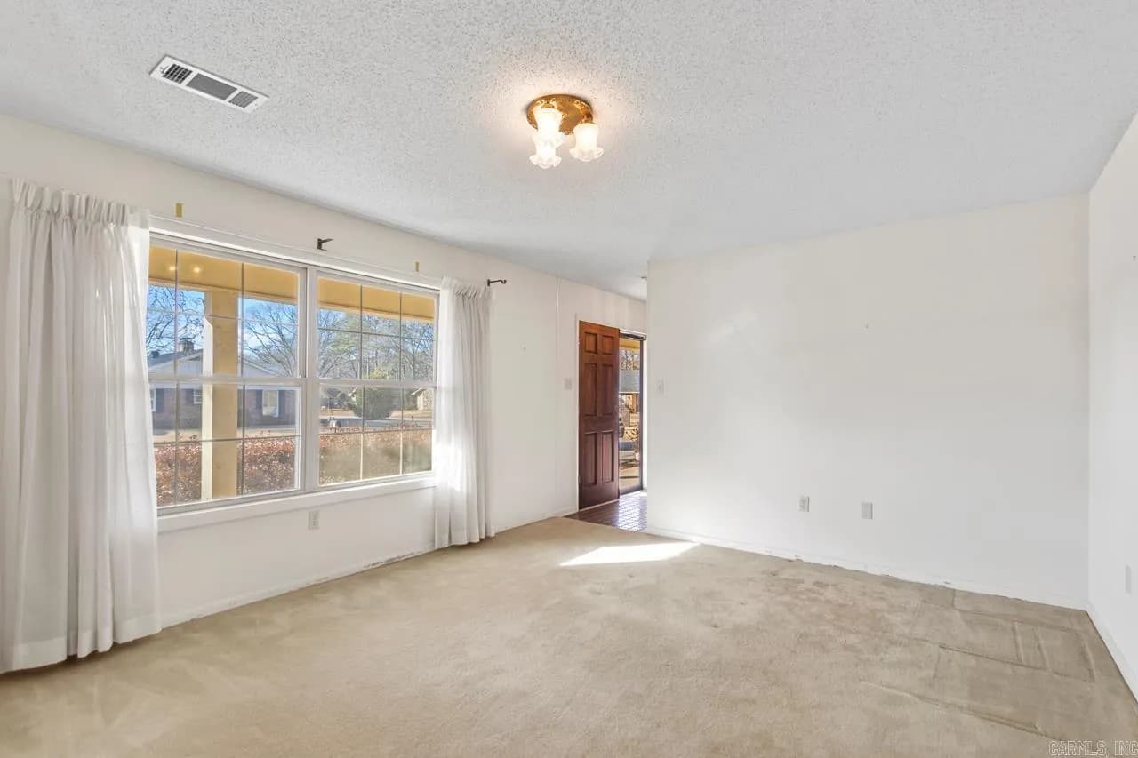 Property at 25  Red oak - Image 2