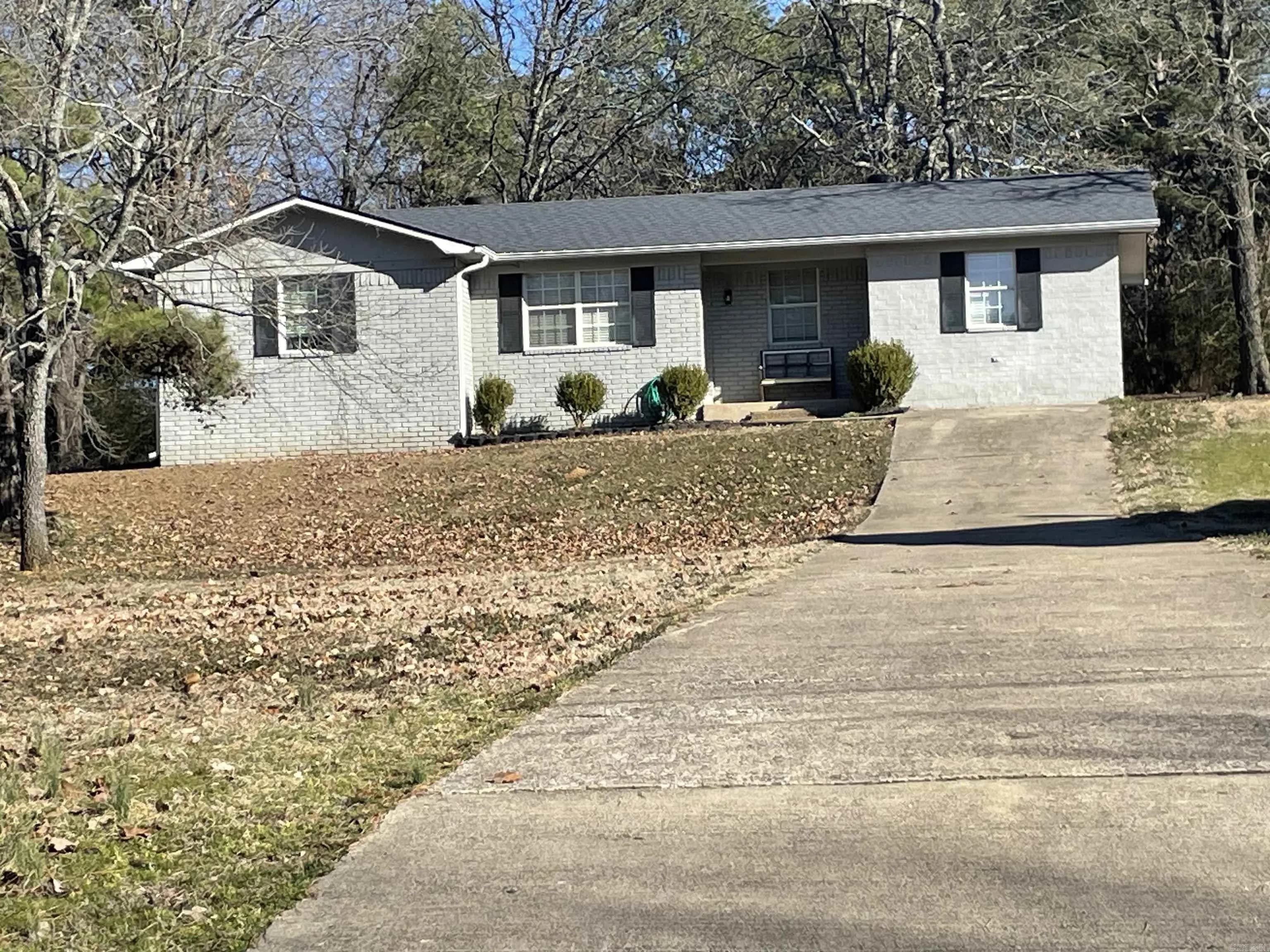 Property at 10  Valley view - Image 1
