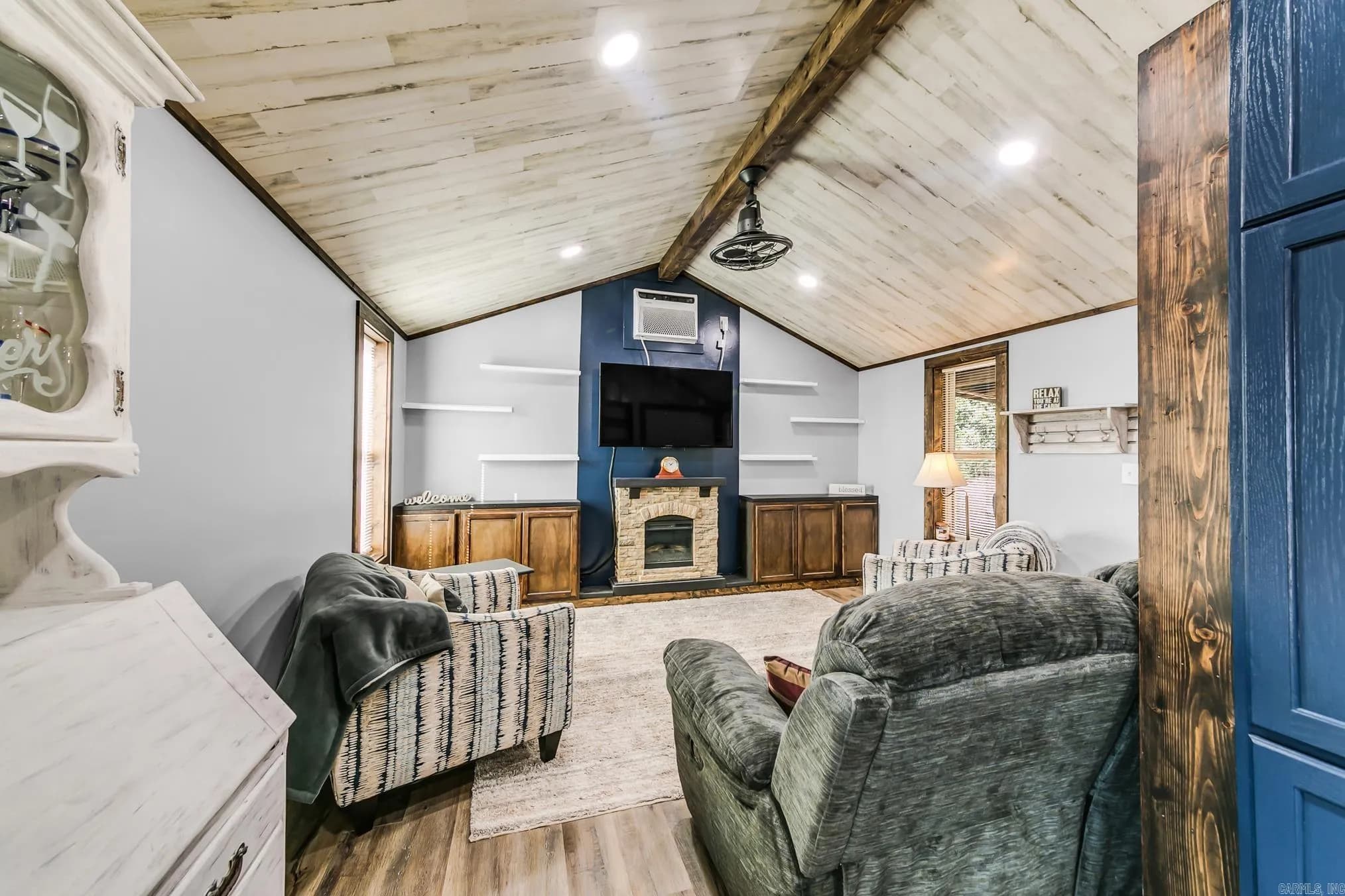 Property at 1588  Ridge - Image 8