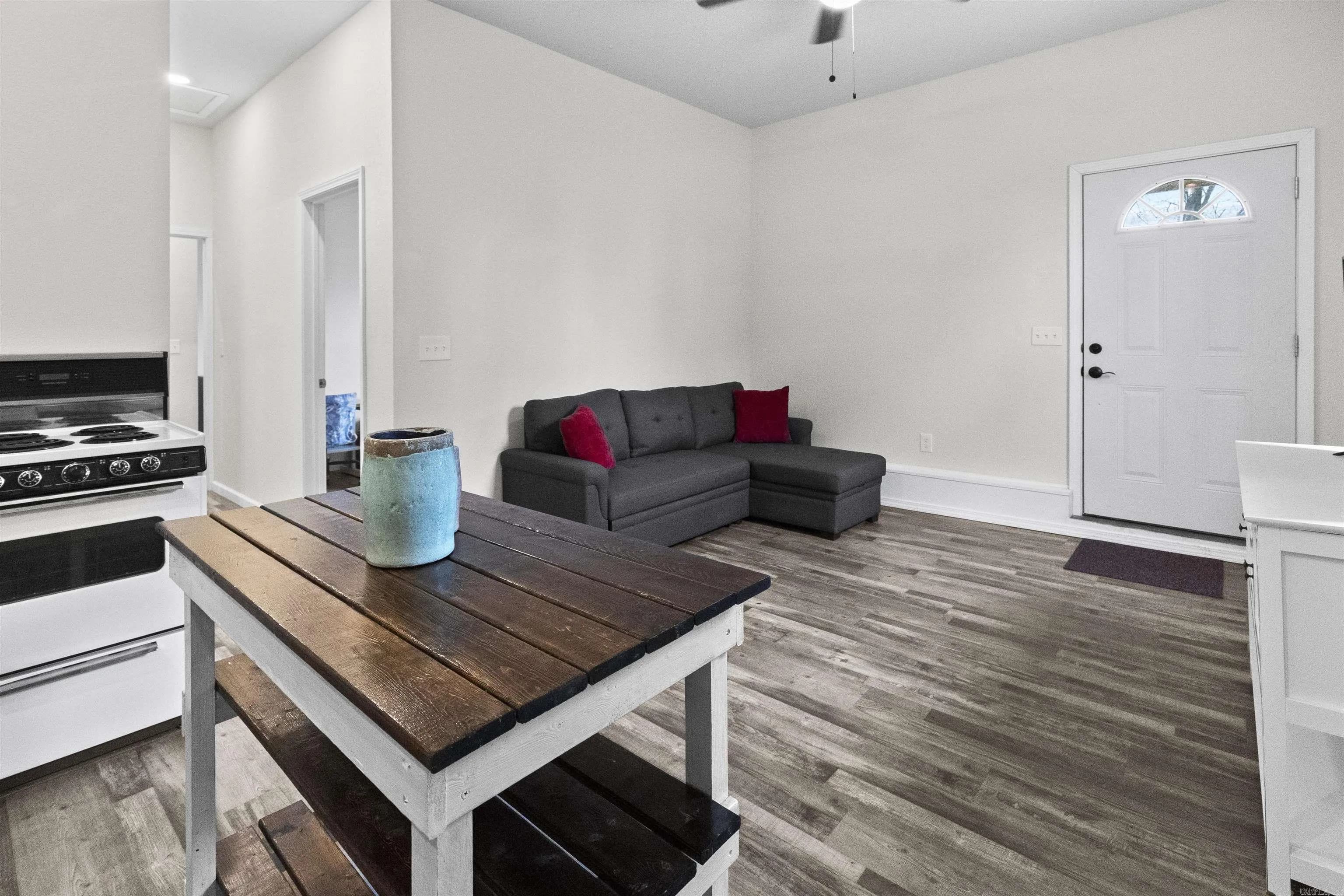 Property at 104B N Main - Image 14
