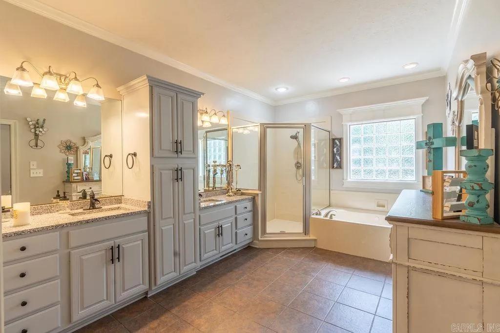 Property at 112  Ashlei - Image 16