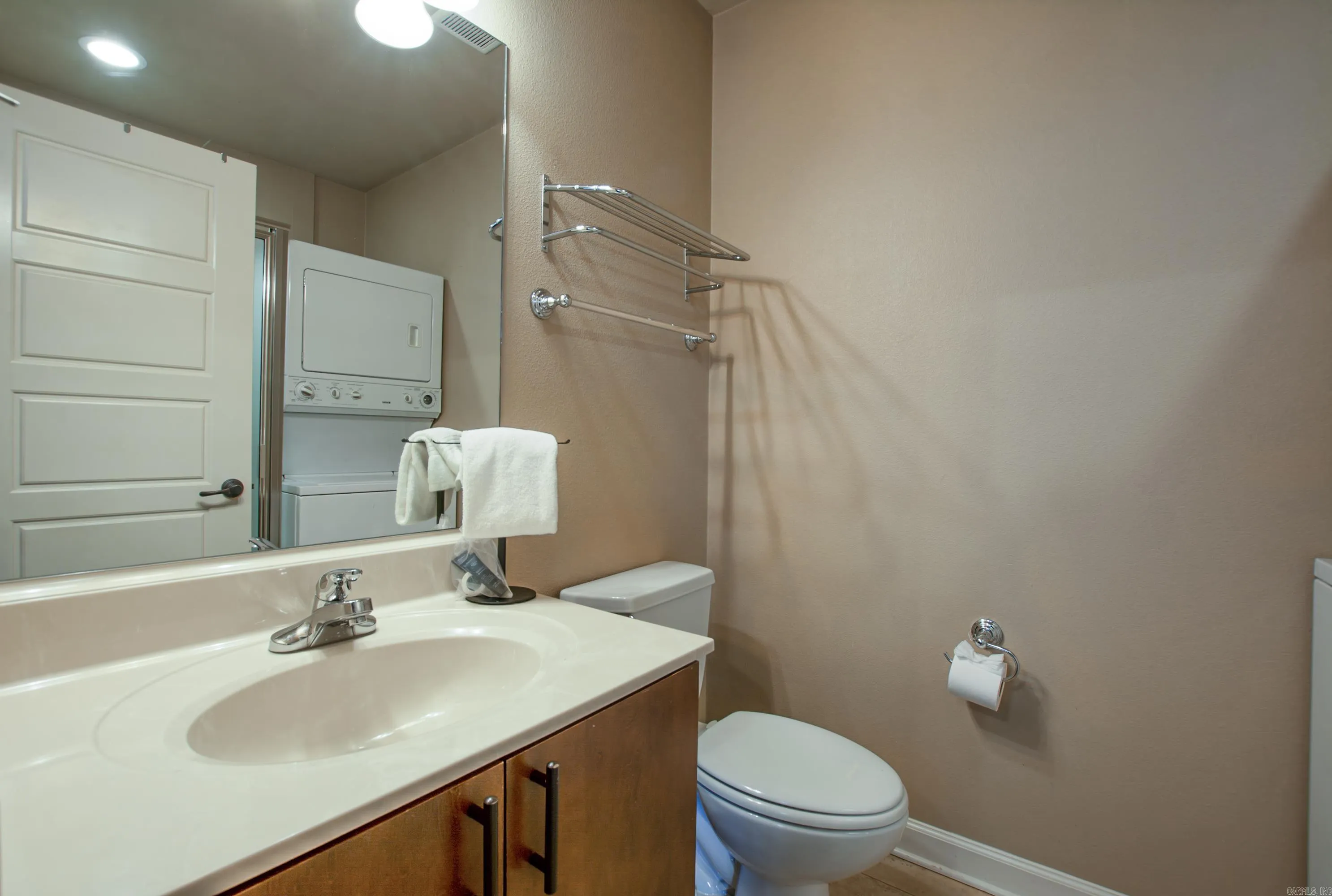Property at 614  Center apt 3, 3 - Image 18