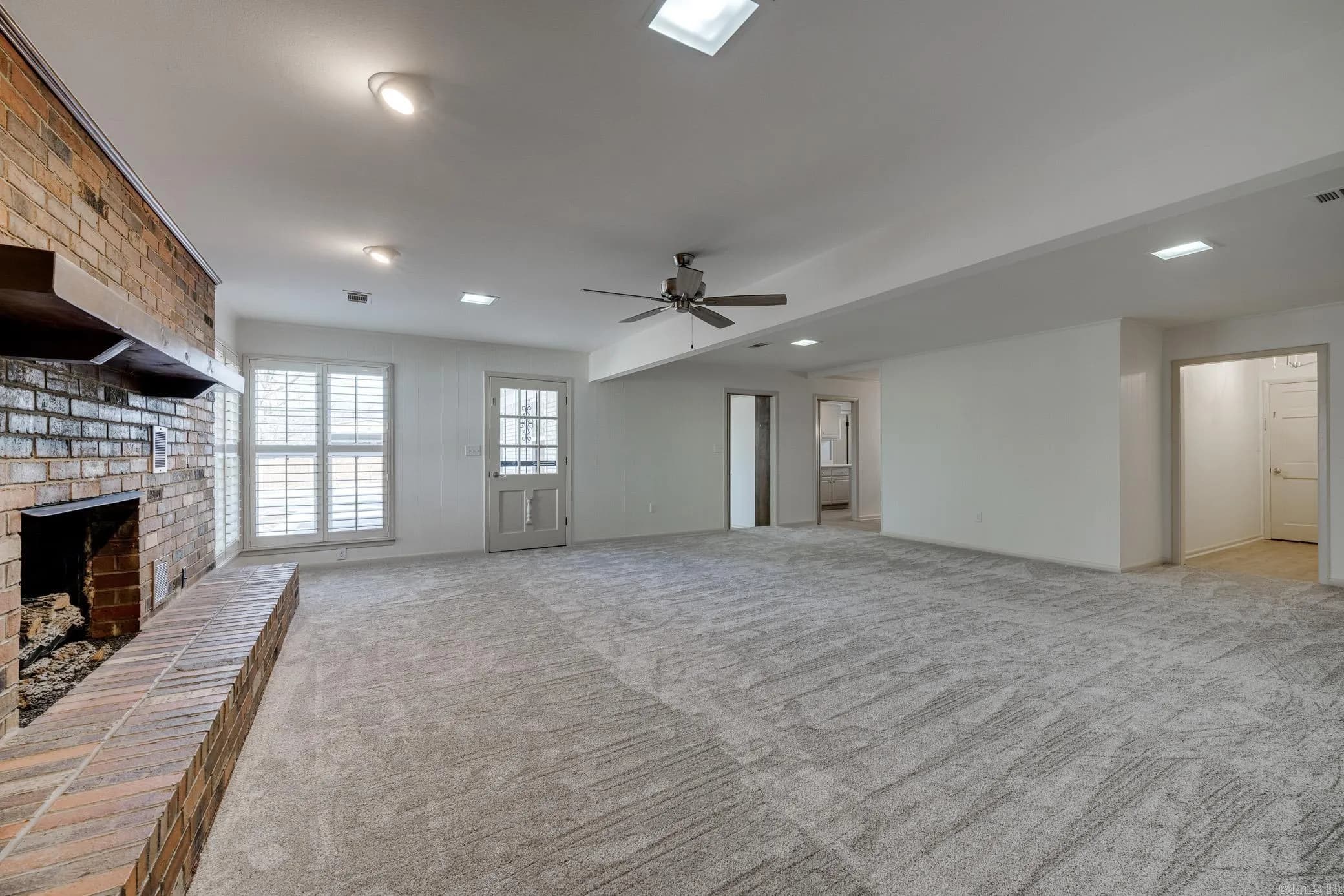 Property at 602  Oregon street - Image 4