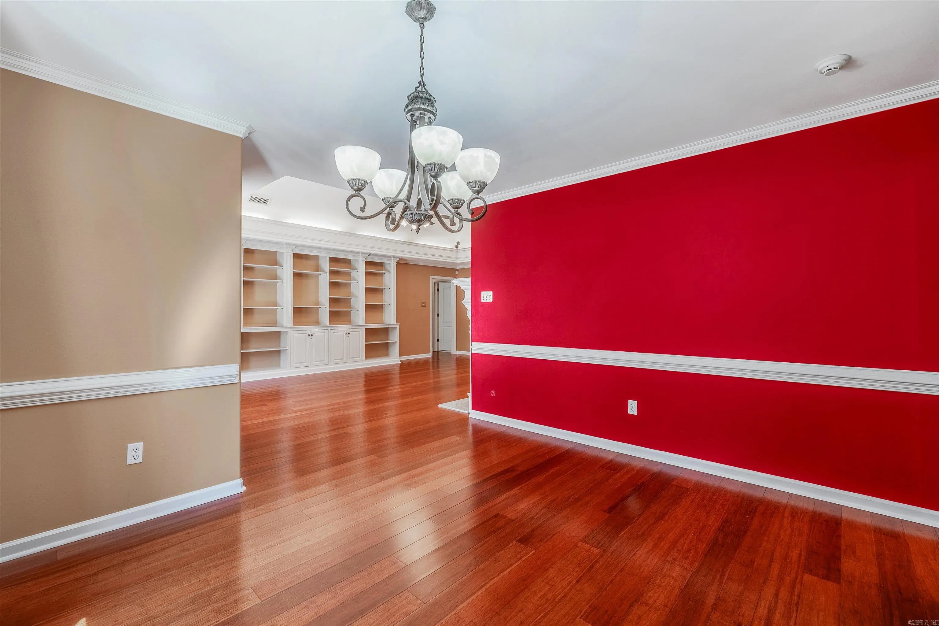 Property at 155  Lily - Image 9