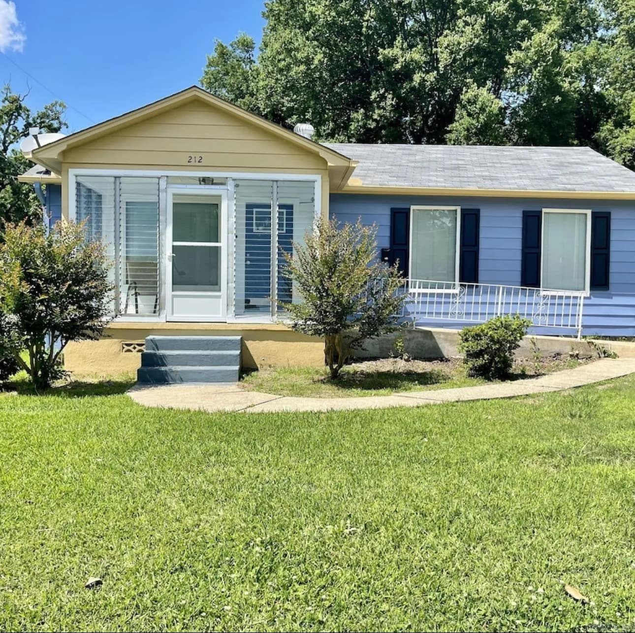 Property at 212 W St louis - Image 1