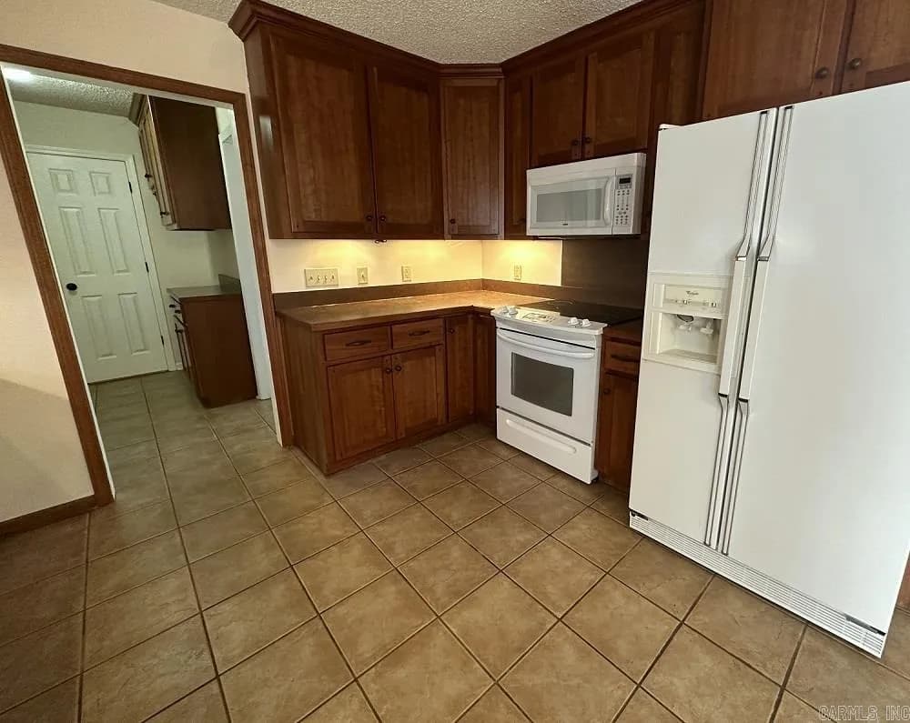 Property at 509 E Achoma - Image 10