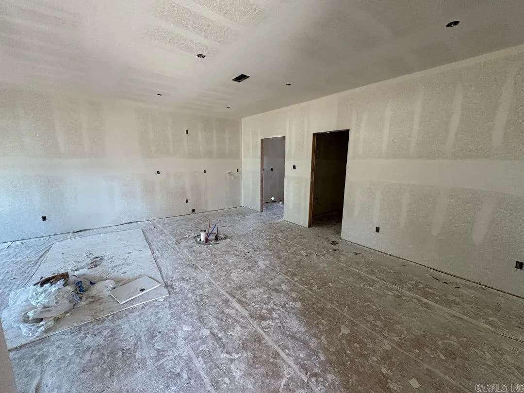 Property at 214 N Hickory - Image 6