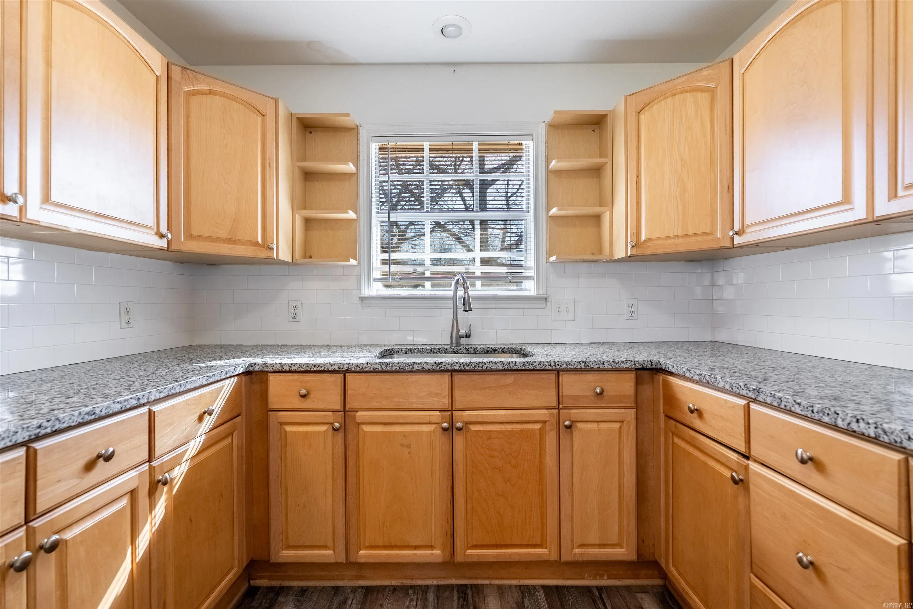 Property at 514 S Valentine - Image 7