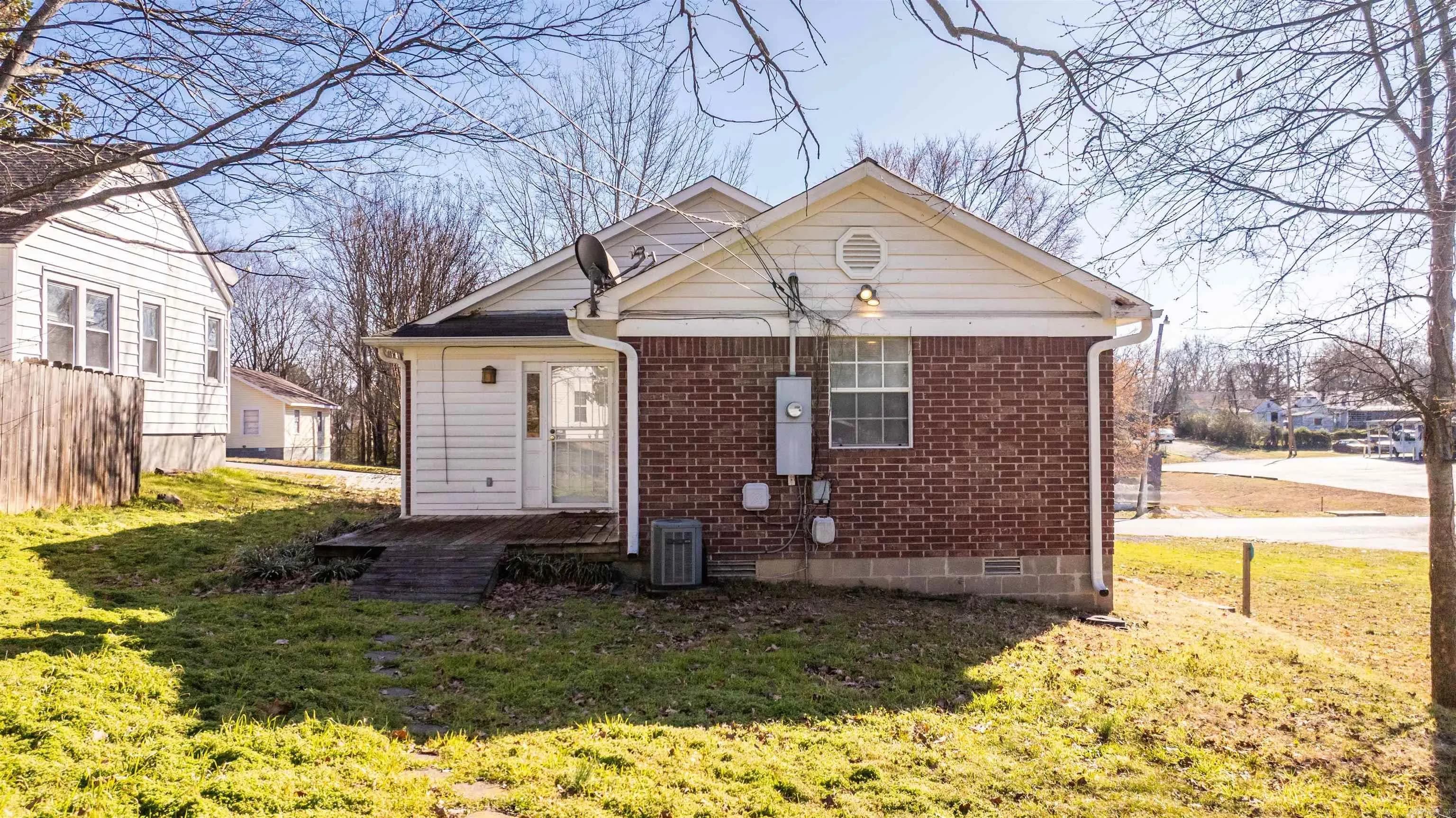 Property at 514 S Valentine - Image 19