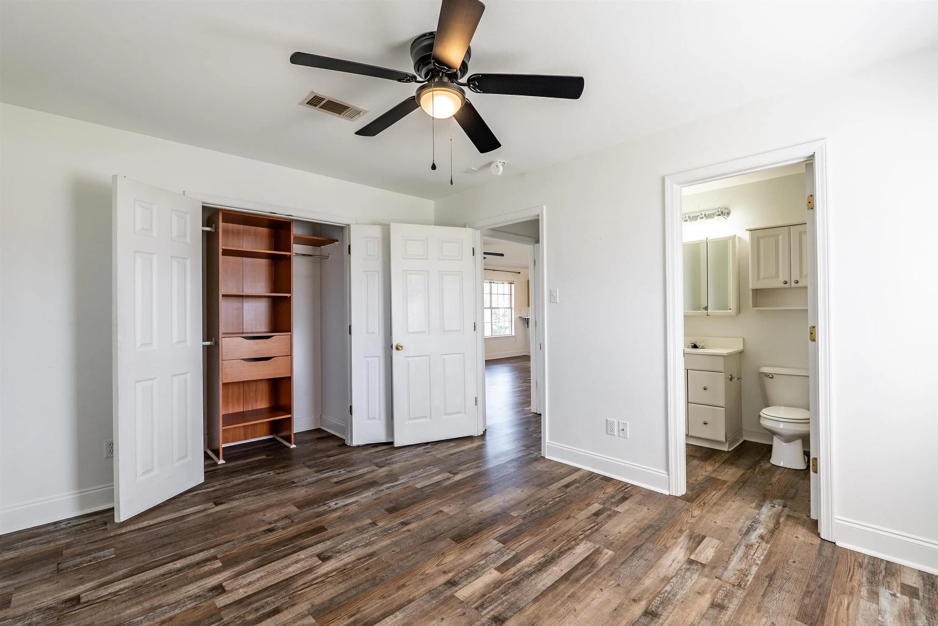 Property at 514 S Valentine - Image 11