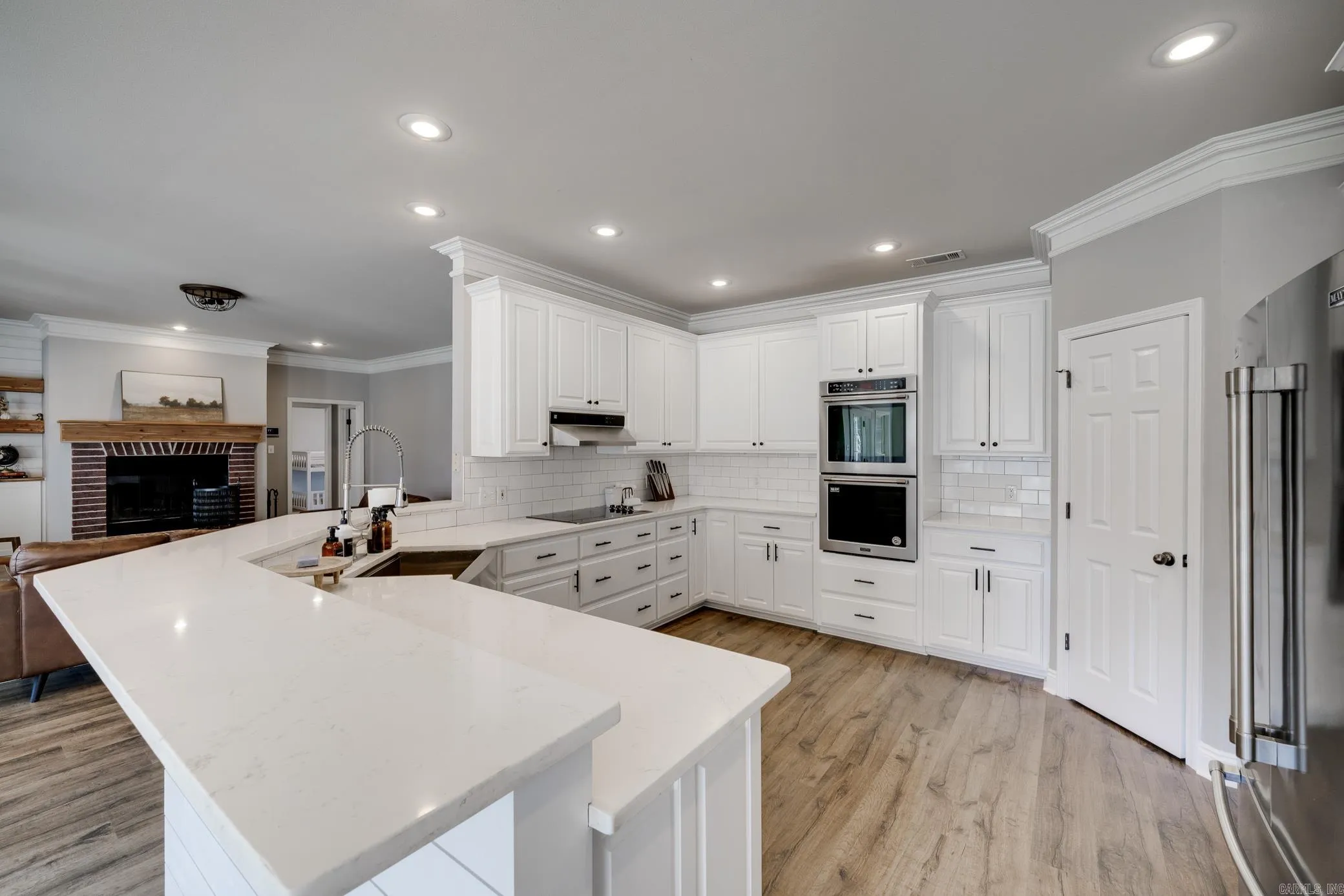 Property at 10  Hickory - Image 13