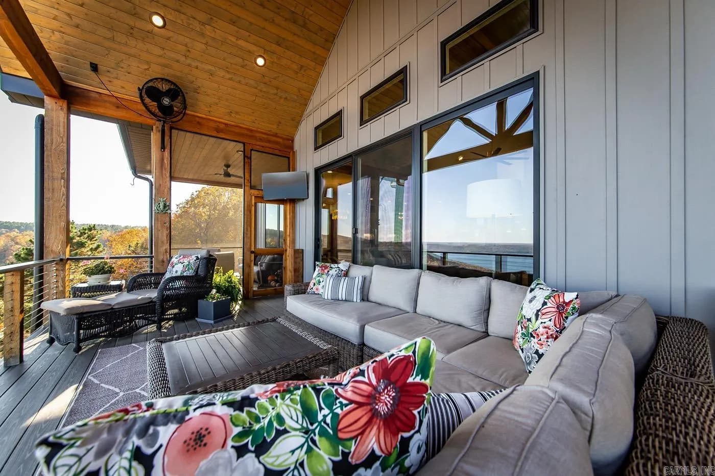 Property at 255 E Bluff - Image 40