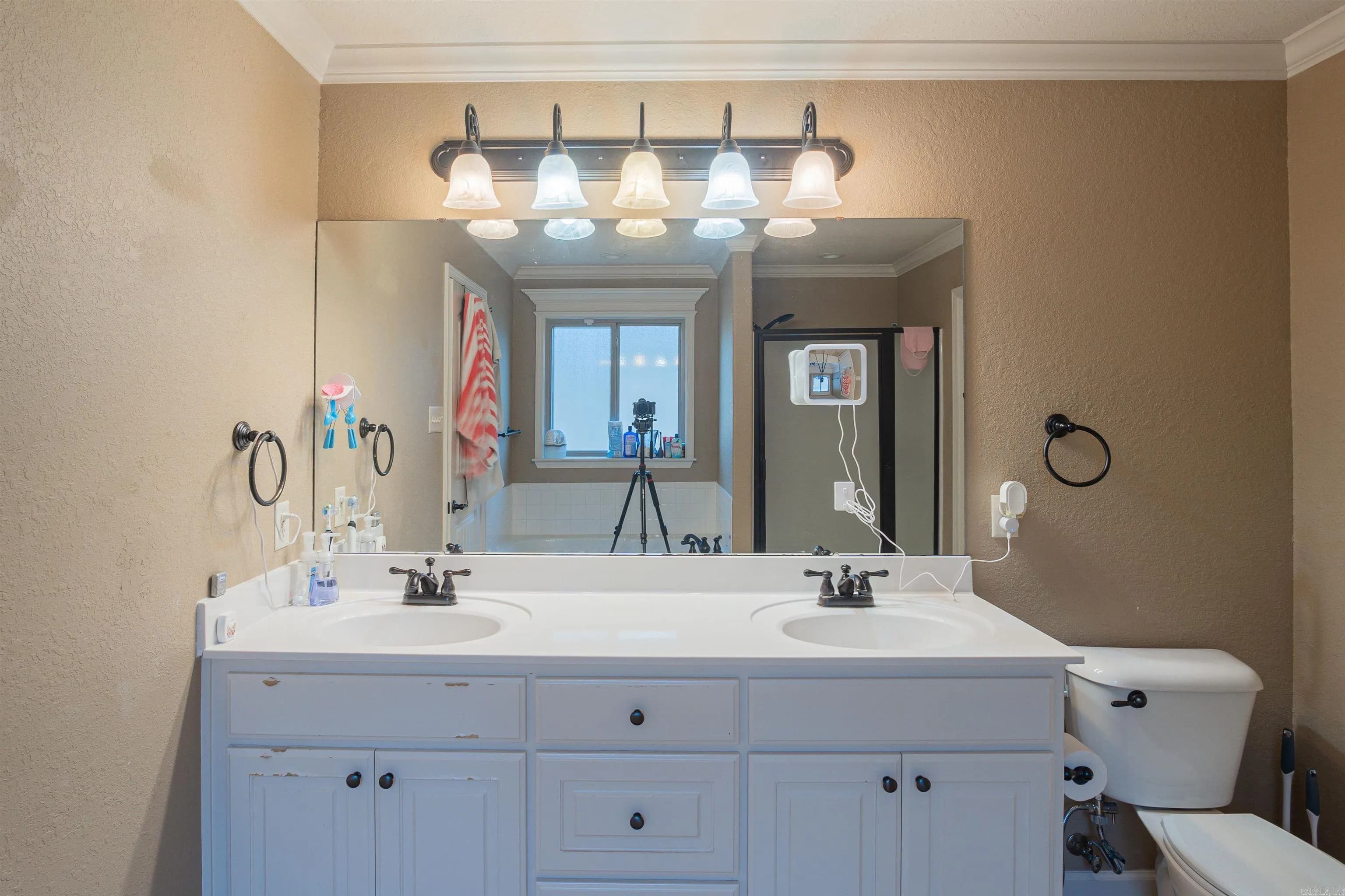 Property at 1213  Mesquite - Image 27