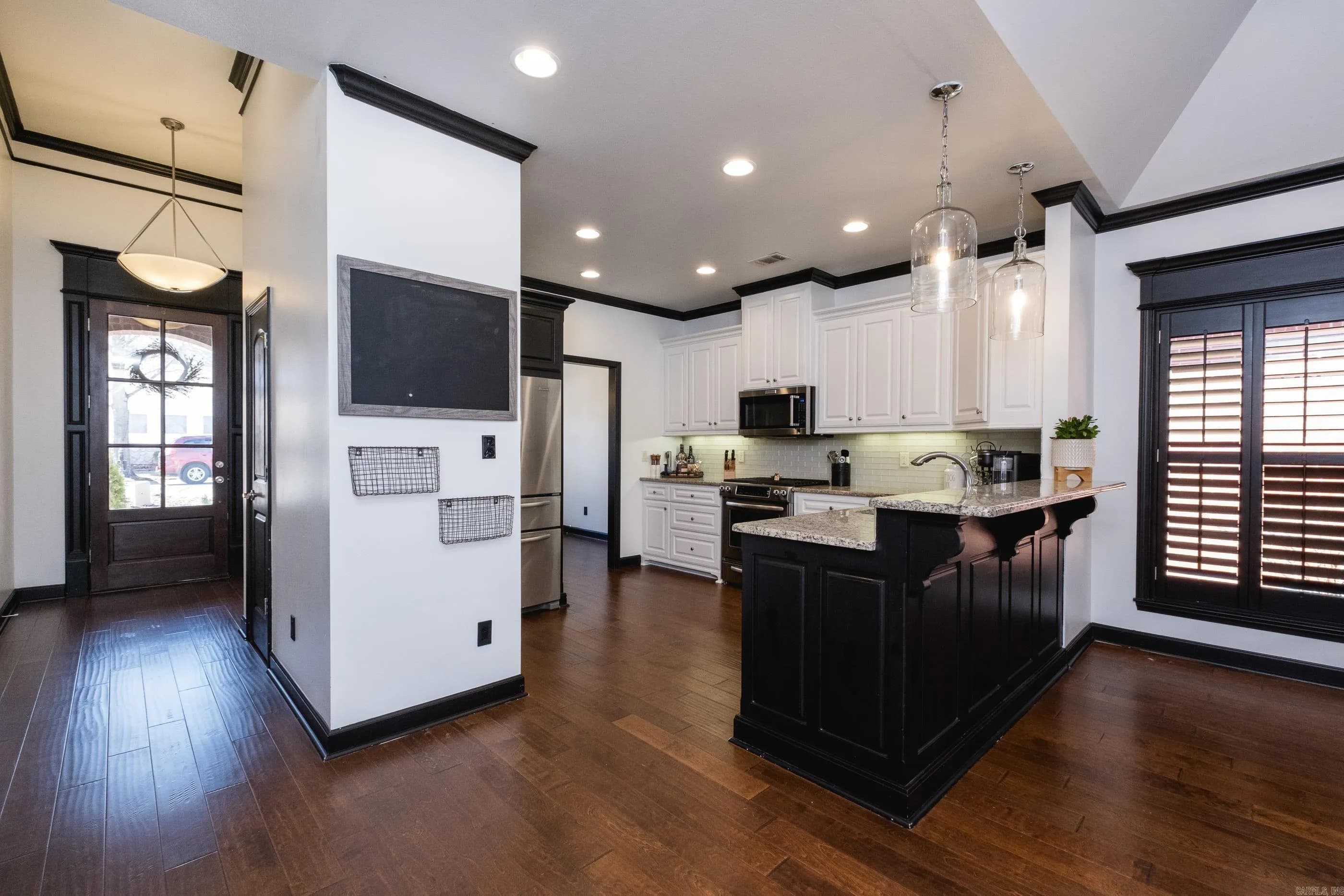 Property at 114  Melville - Image 11