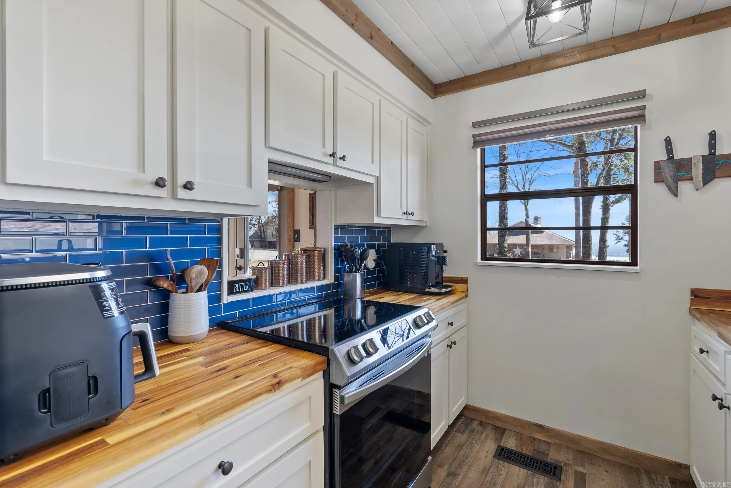 Property at 146  Overlook - Image 15