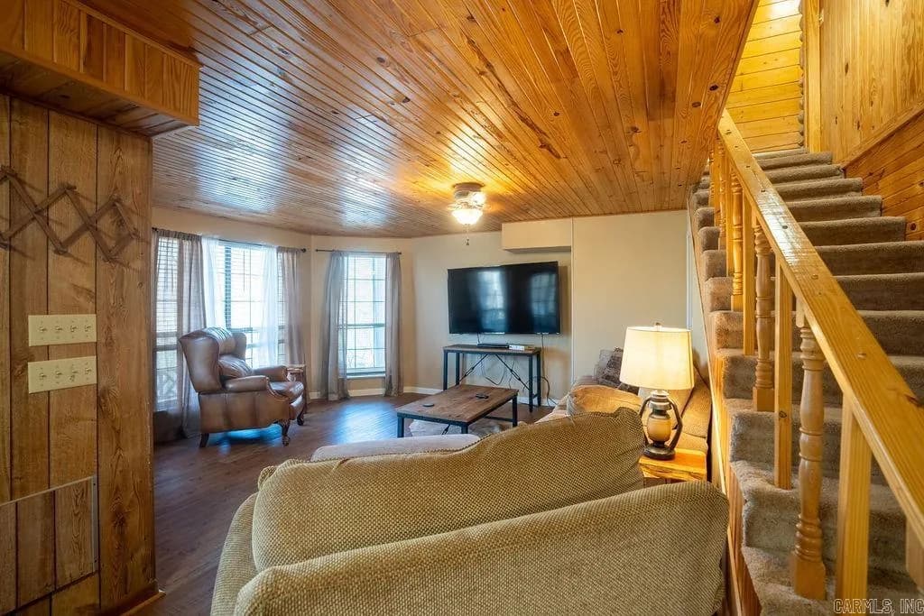 Property at 196  Schmelzer - Image 37
