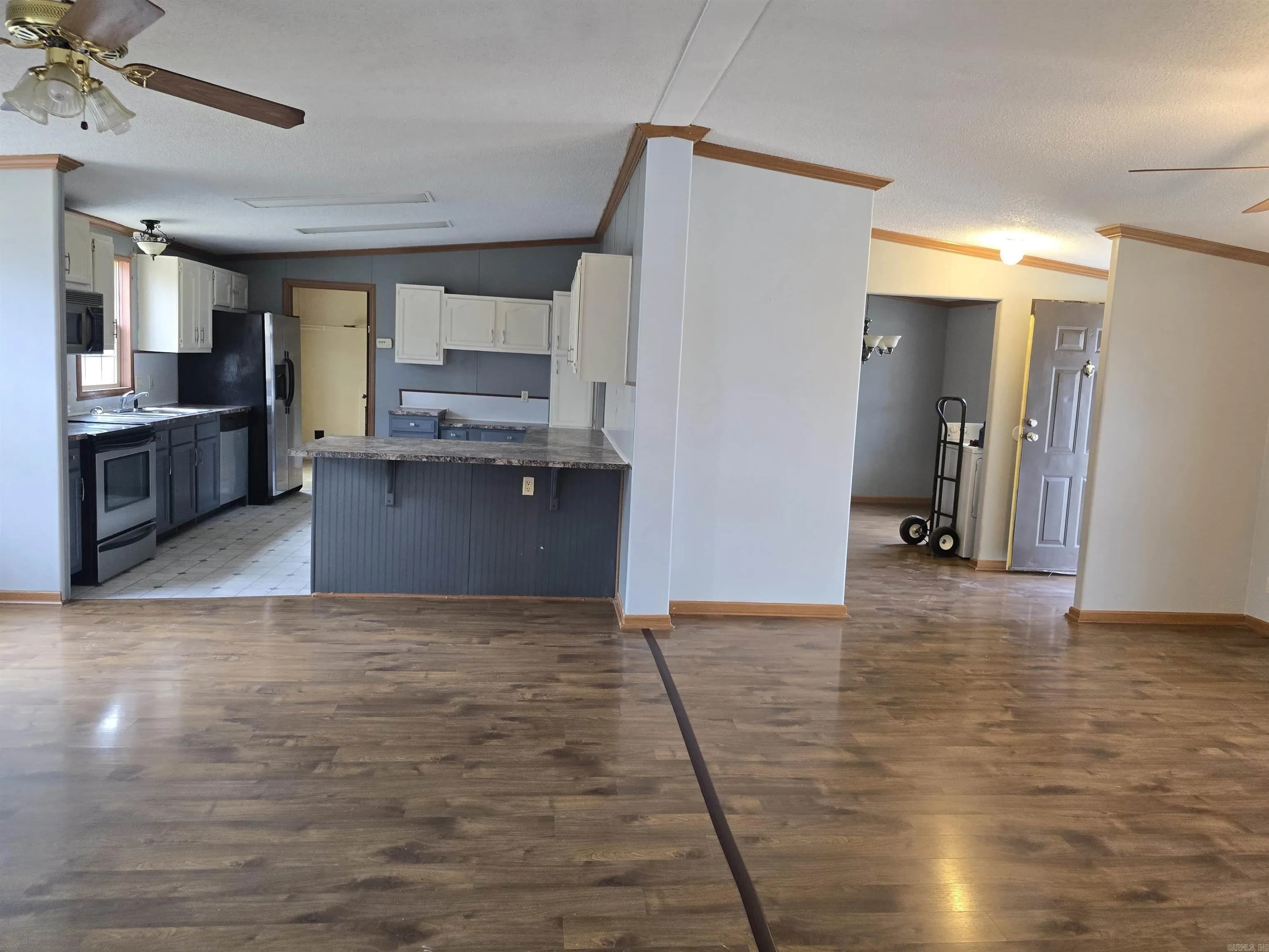 Property at 1047 S Hickory - Image 13