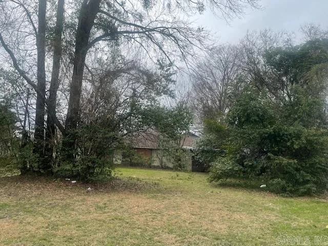 Property at 915  Pecan - Image 5