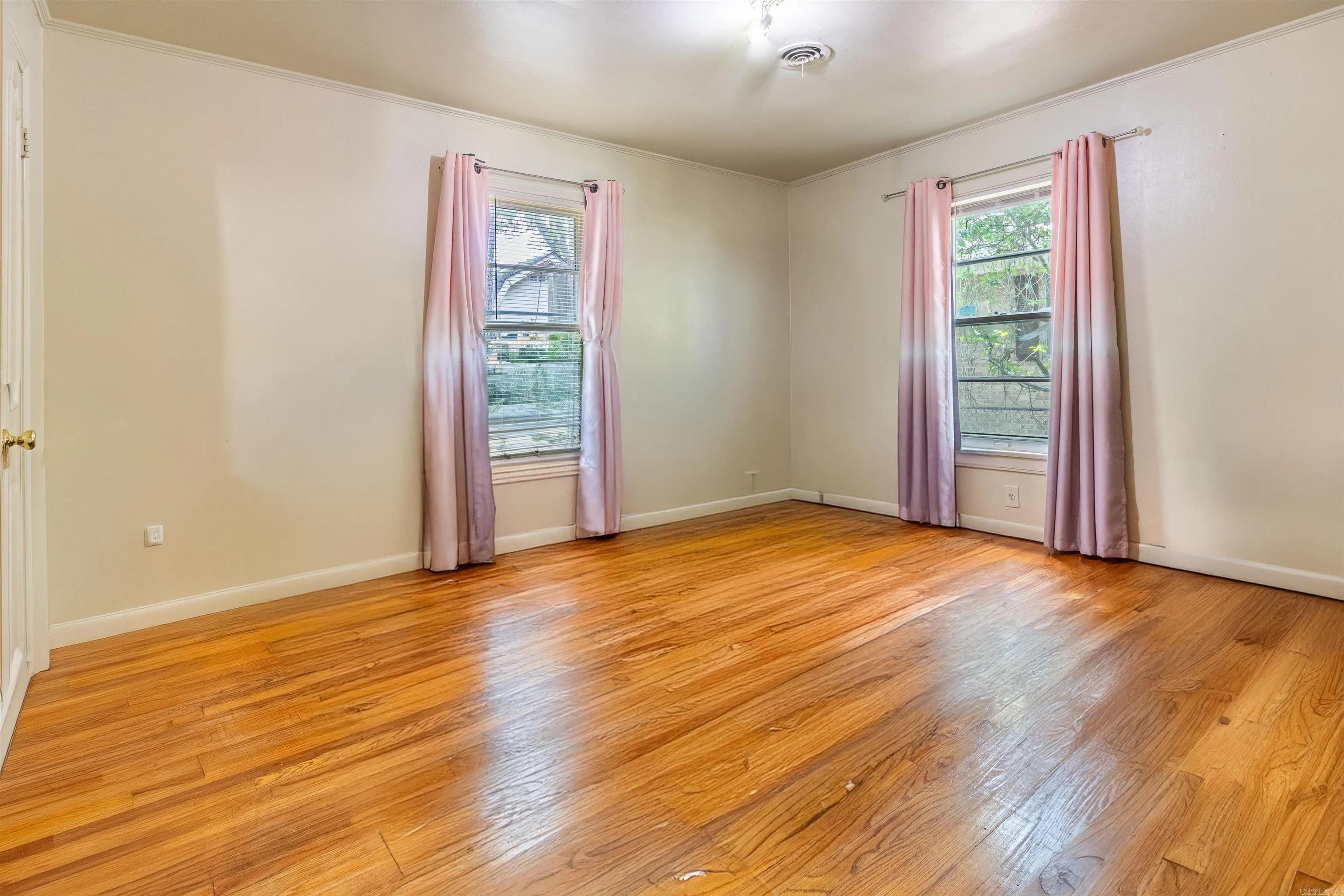Property at 2302 W 35th - Image 12