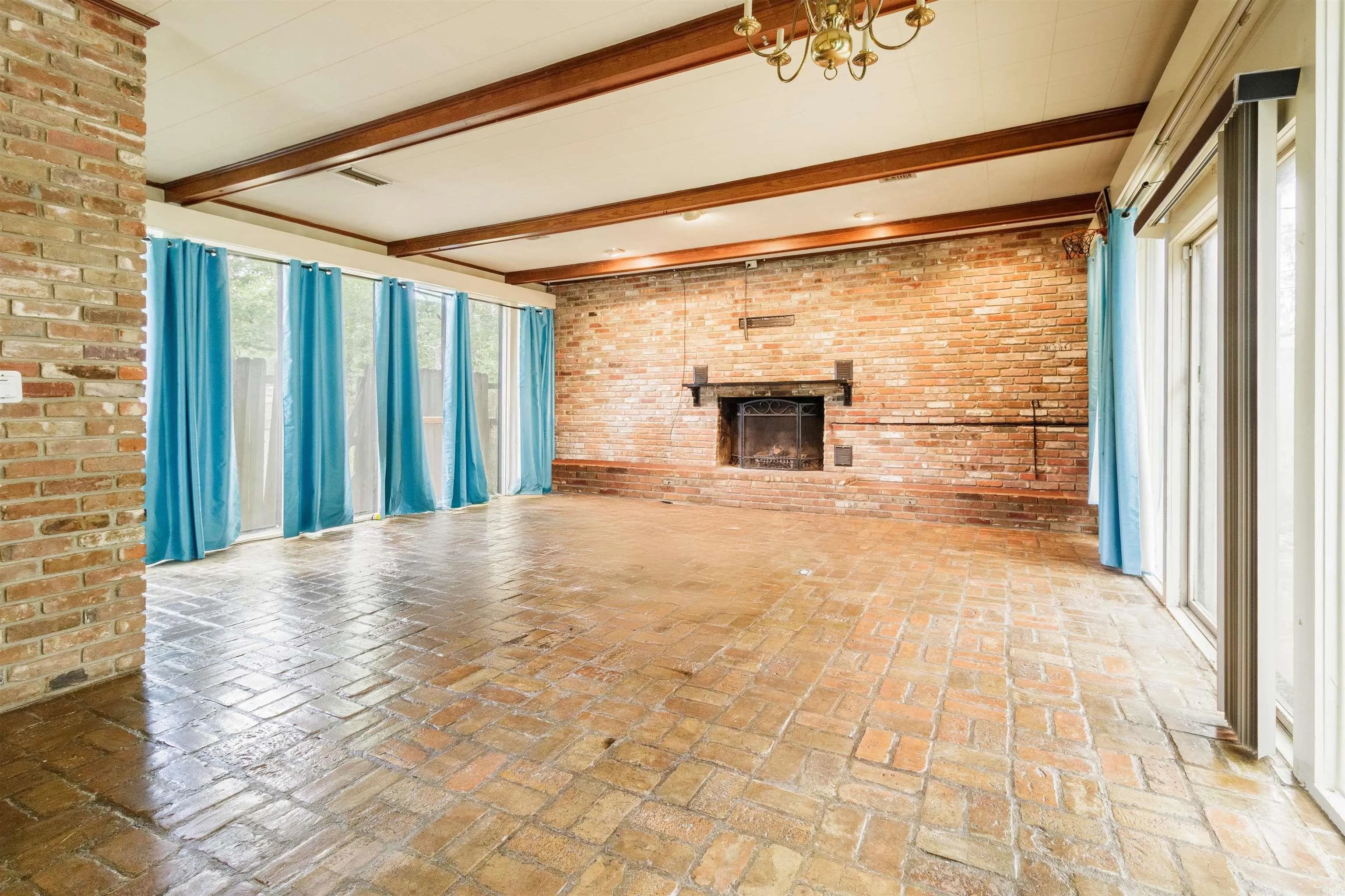 Property at 2302 W 35th - Image 8