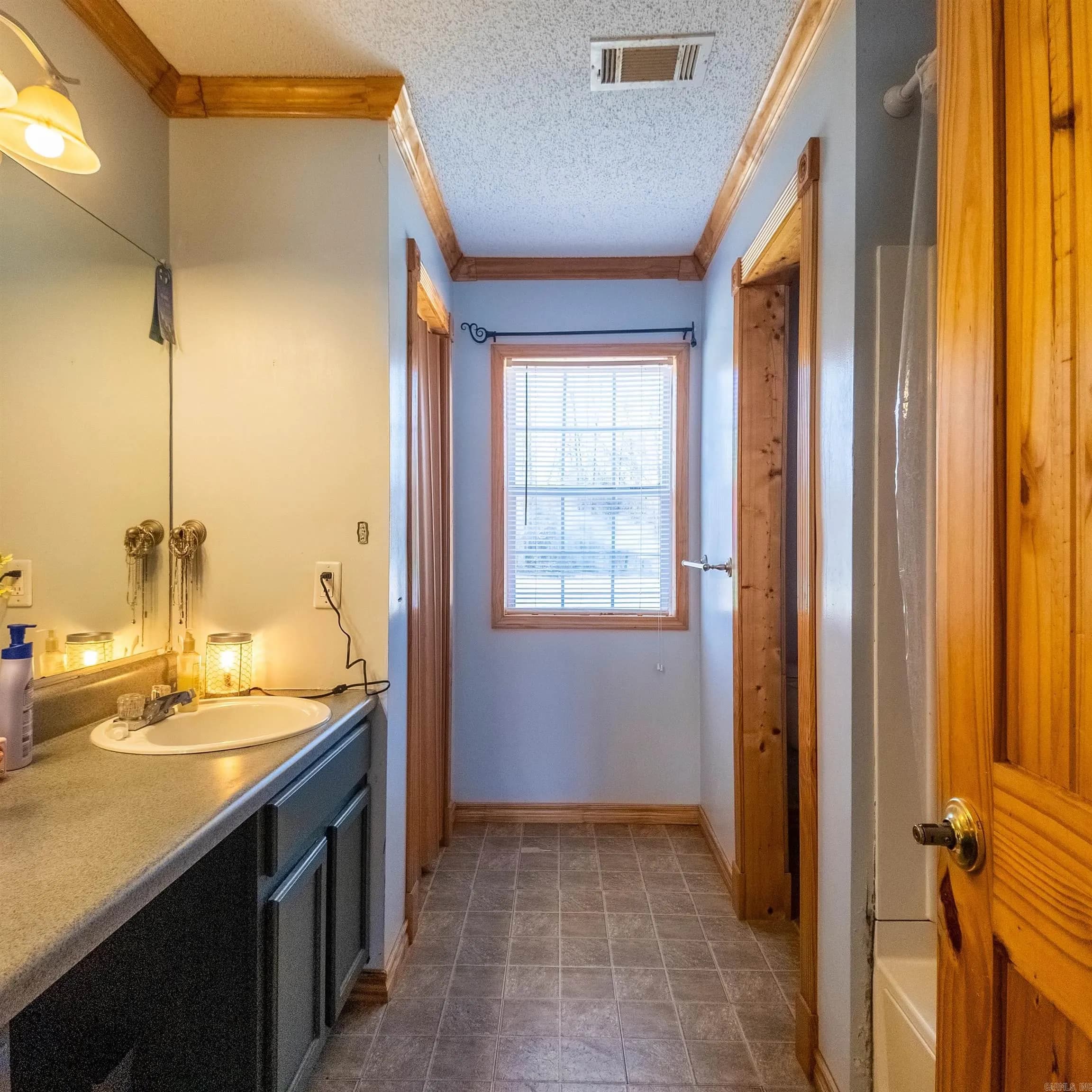 Property at 410  Walnut grove - Image 26