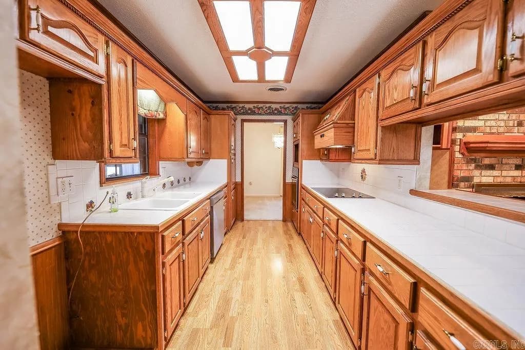 Property at 105  Ondo ln - Image 7