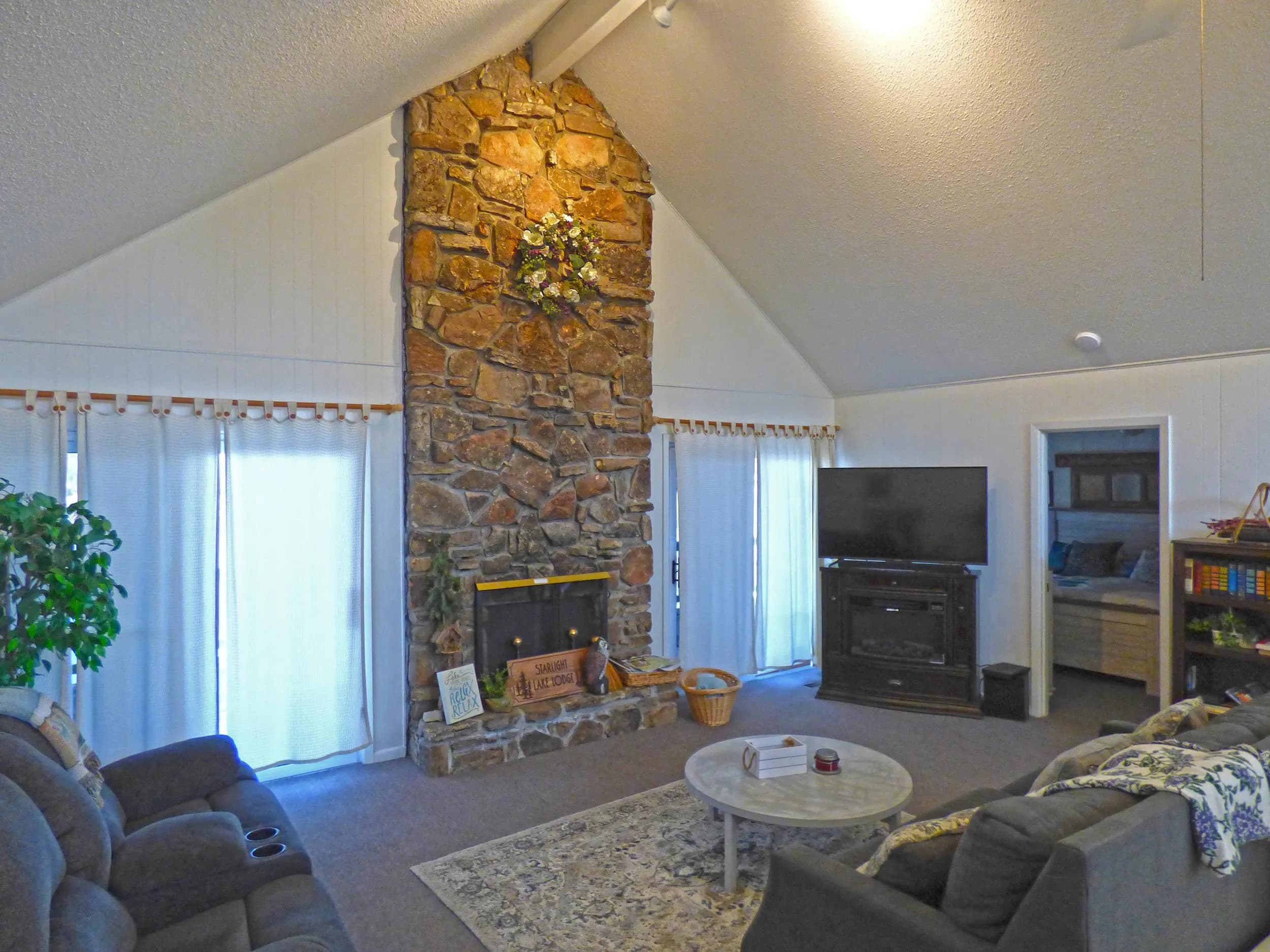 Property at 85  Saginaw - Image 4