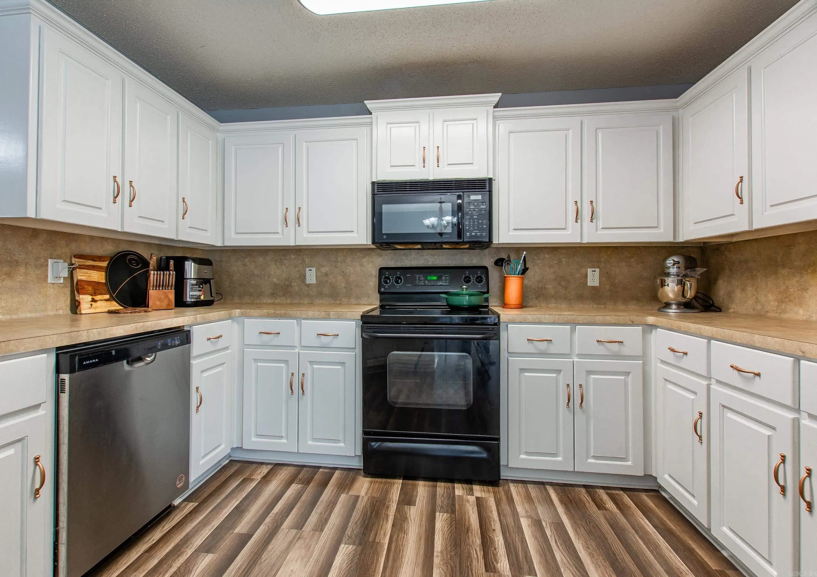 Property at 79  Cinnamon - Image 14